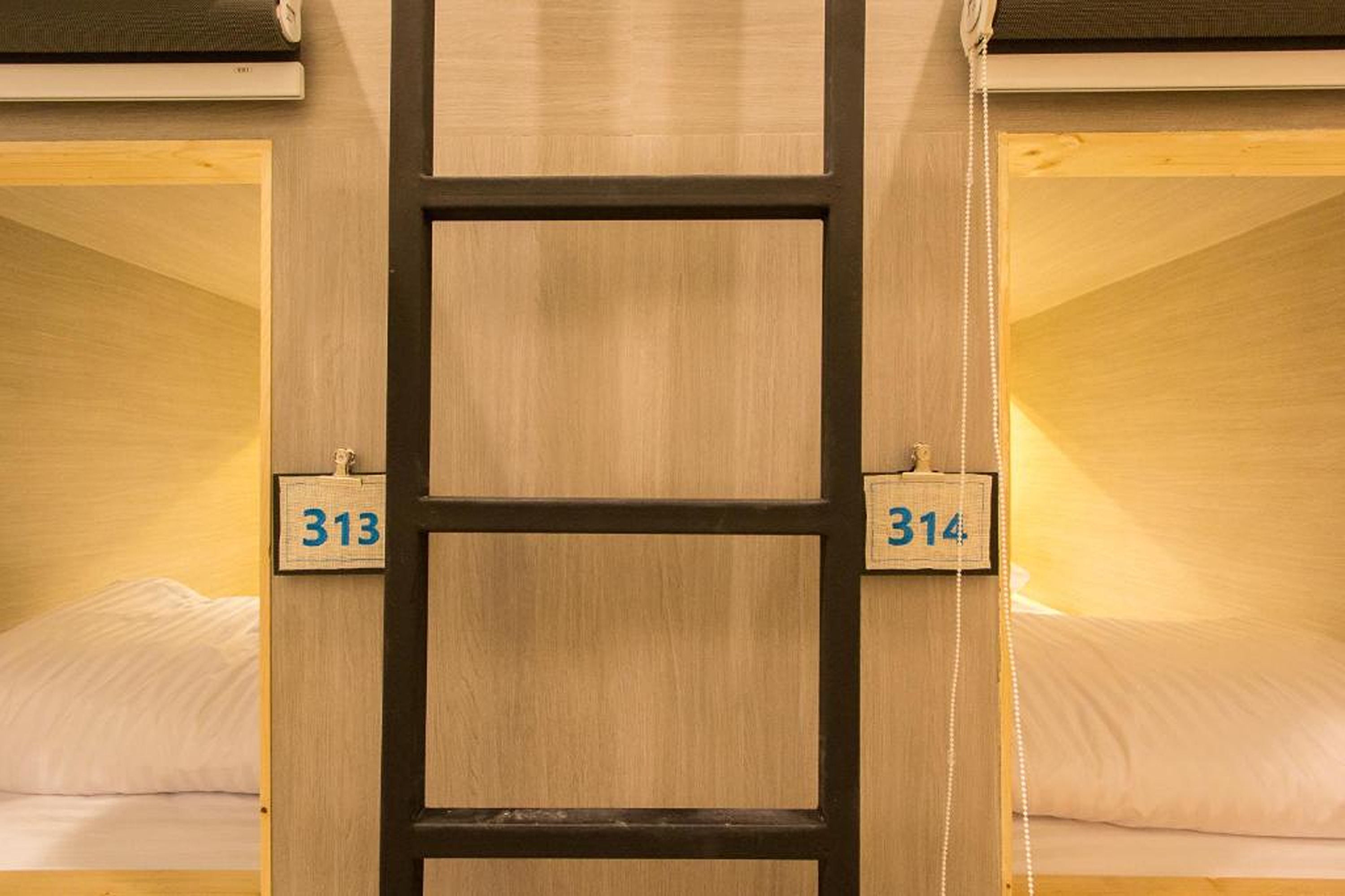 Lazy Sunday Hostel by ZUZU