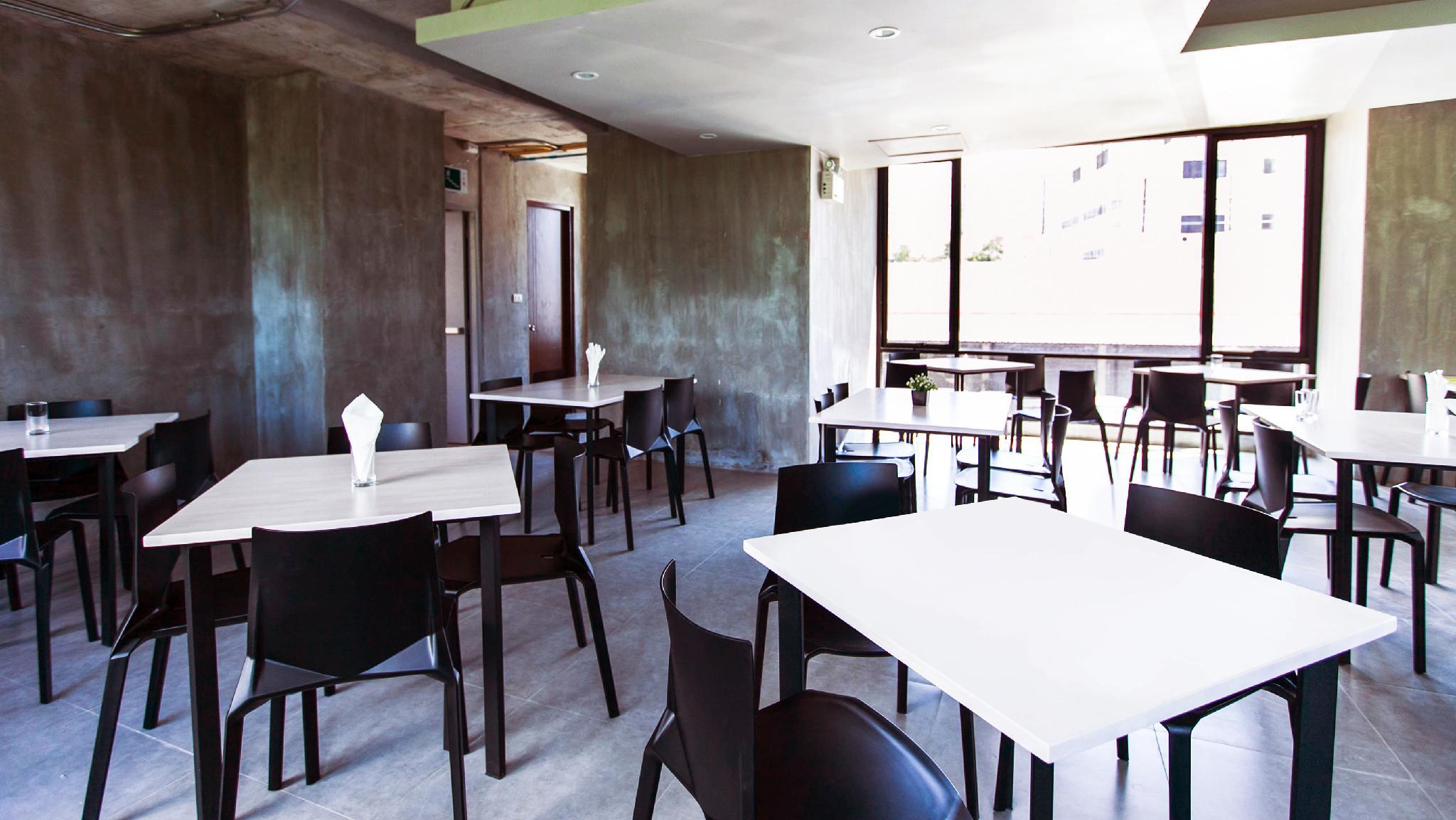 B2 Phuket Hotel