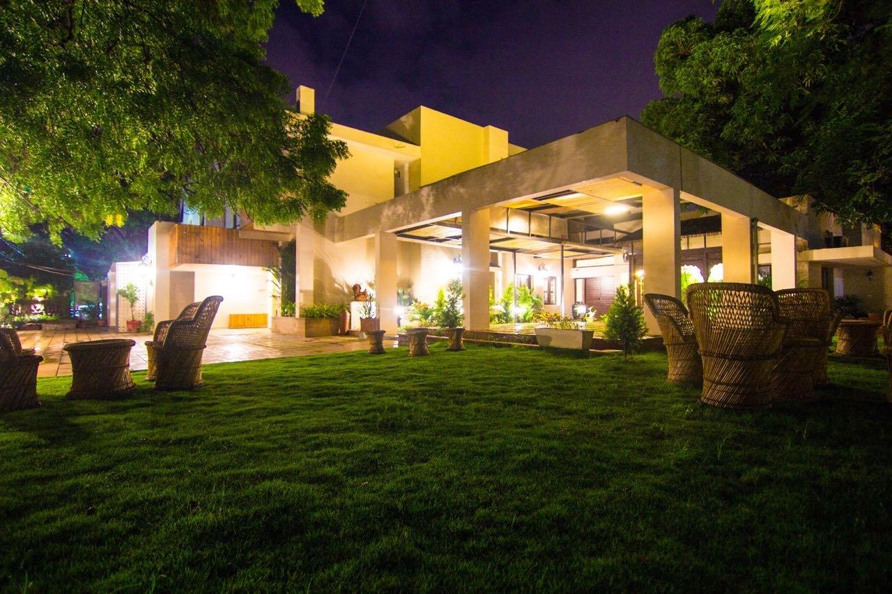 The Ten Suites by null