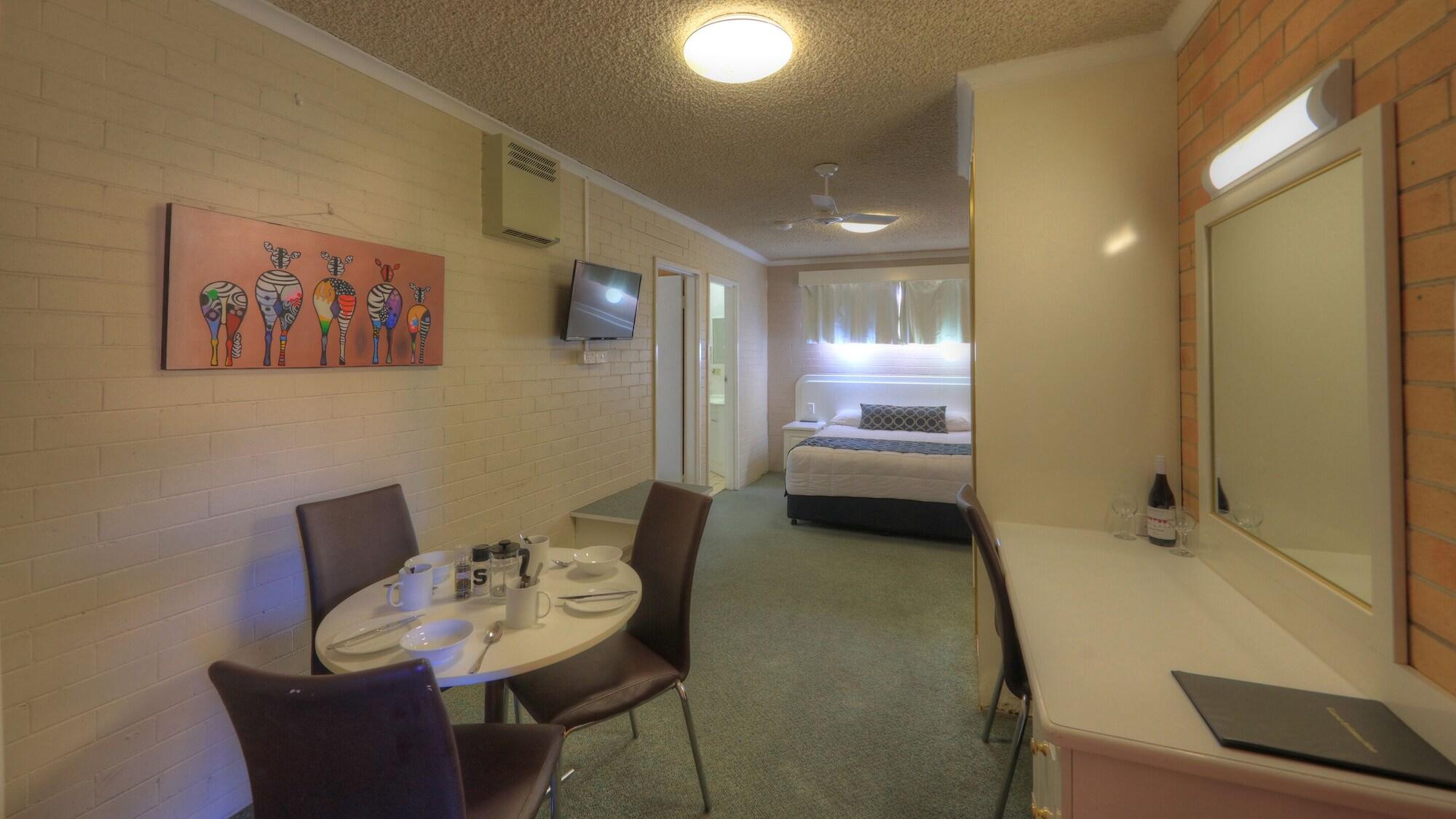 Cousins Motor Inn by null