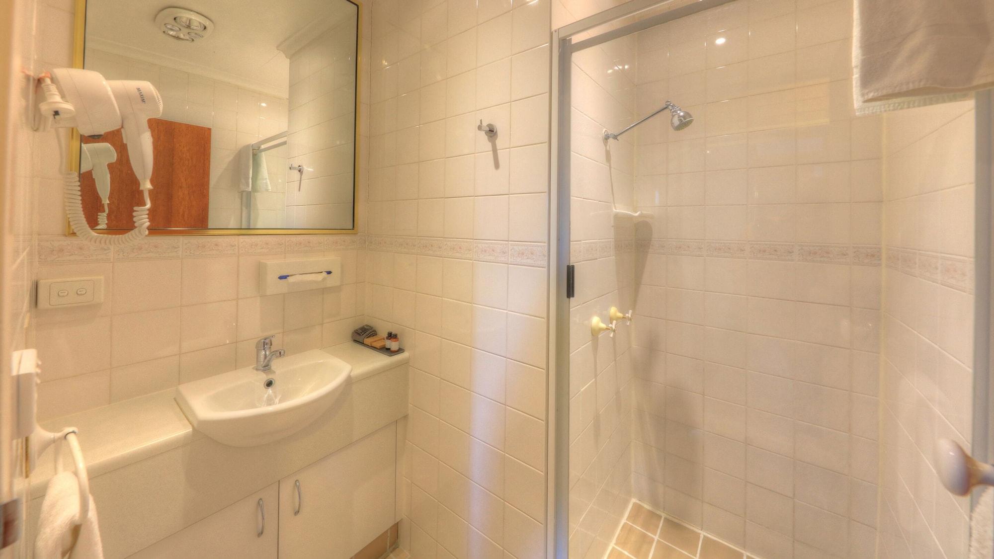 Cousins Motor Inn by null