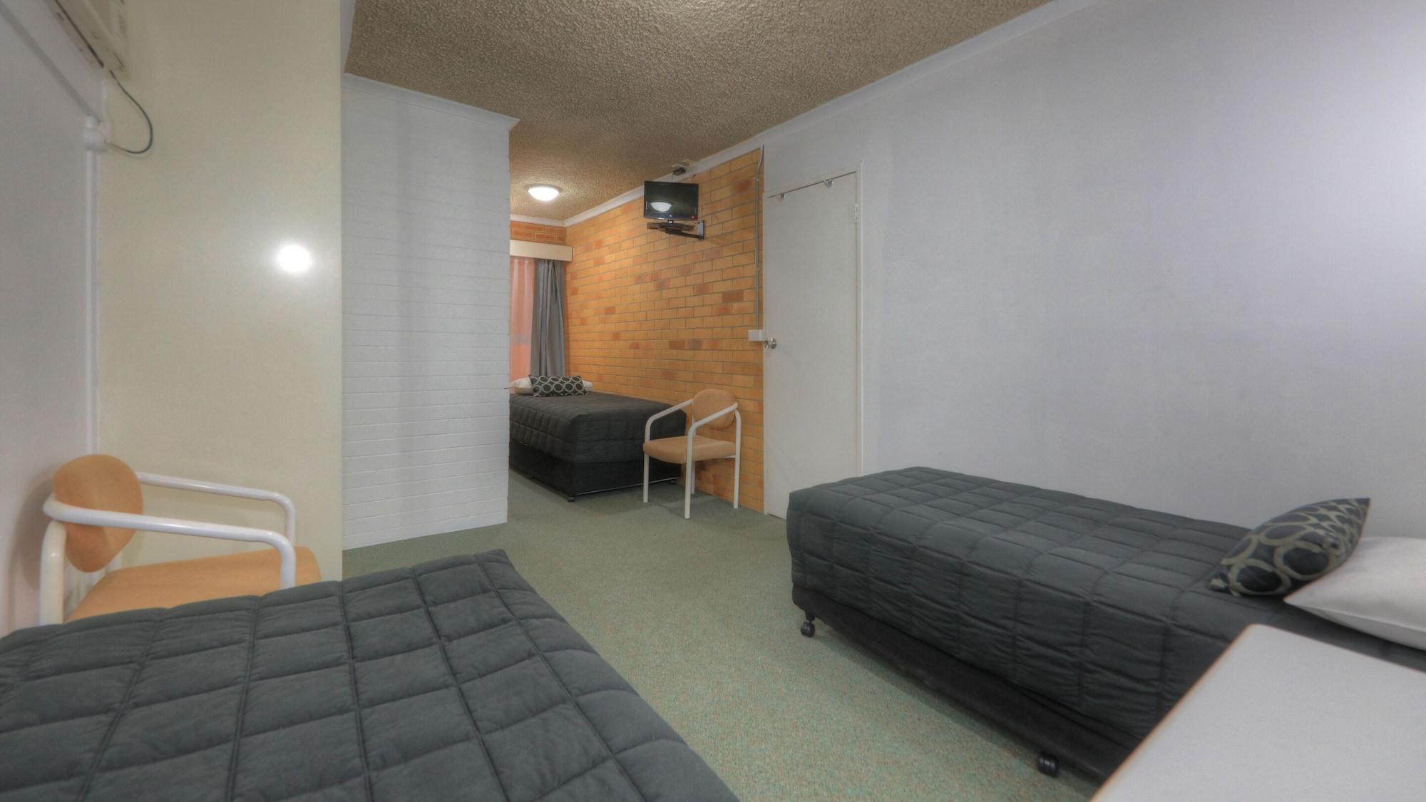 Cousins Motor Inn by null