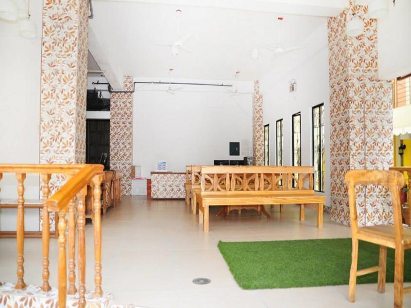 Rooms 498 Hostel