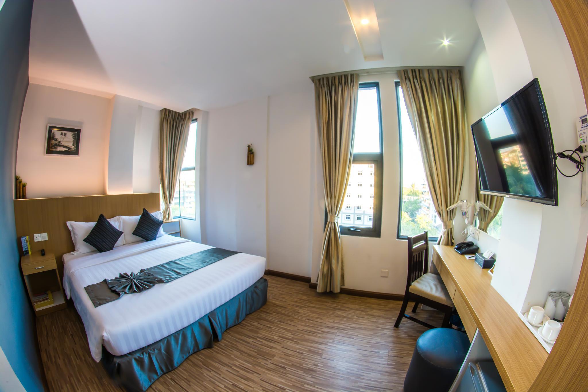 Botahtaung Hotel by null