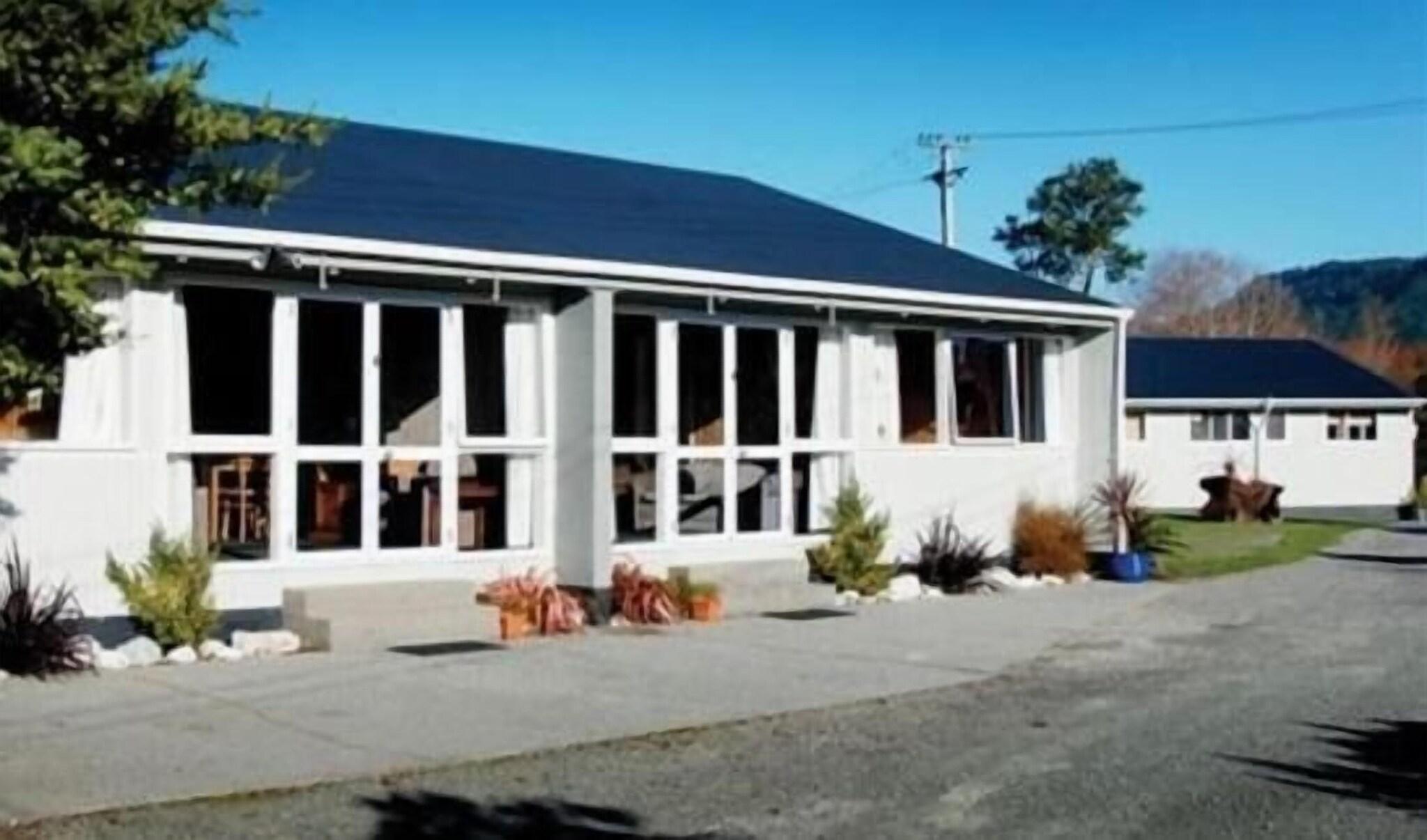 Apostles View Motel