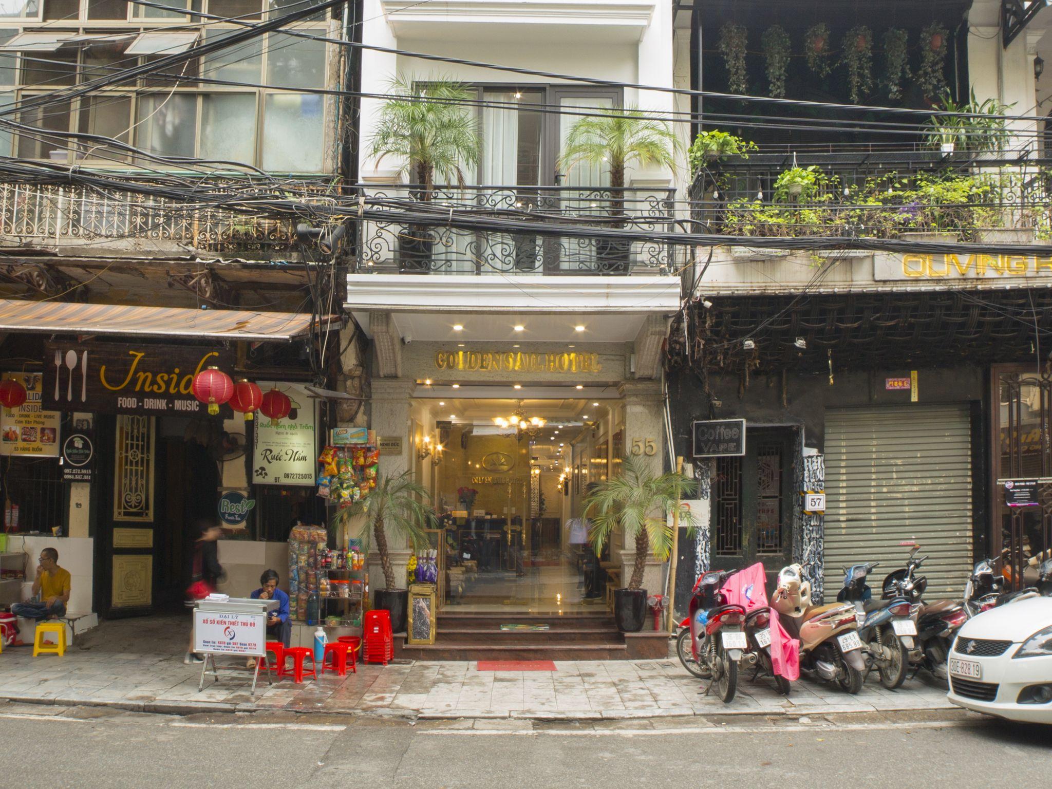 Golden Sail Hotel