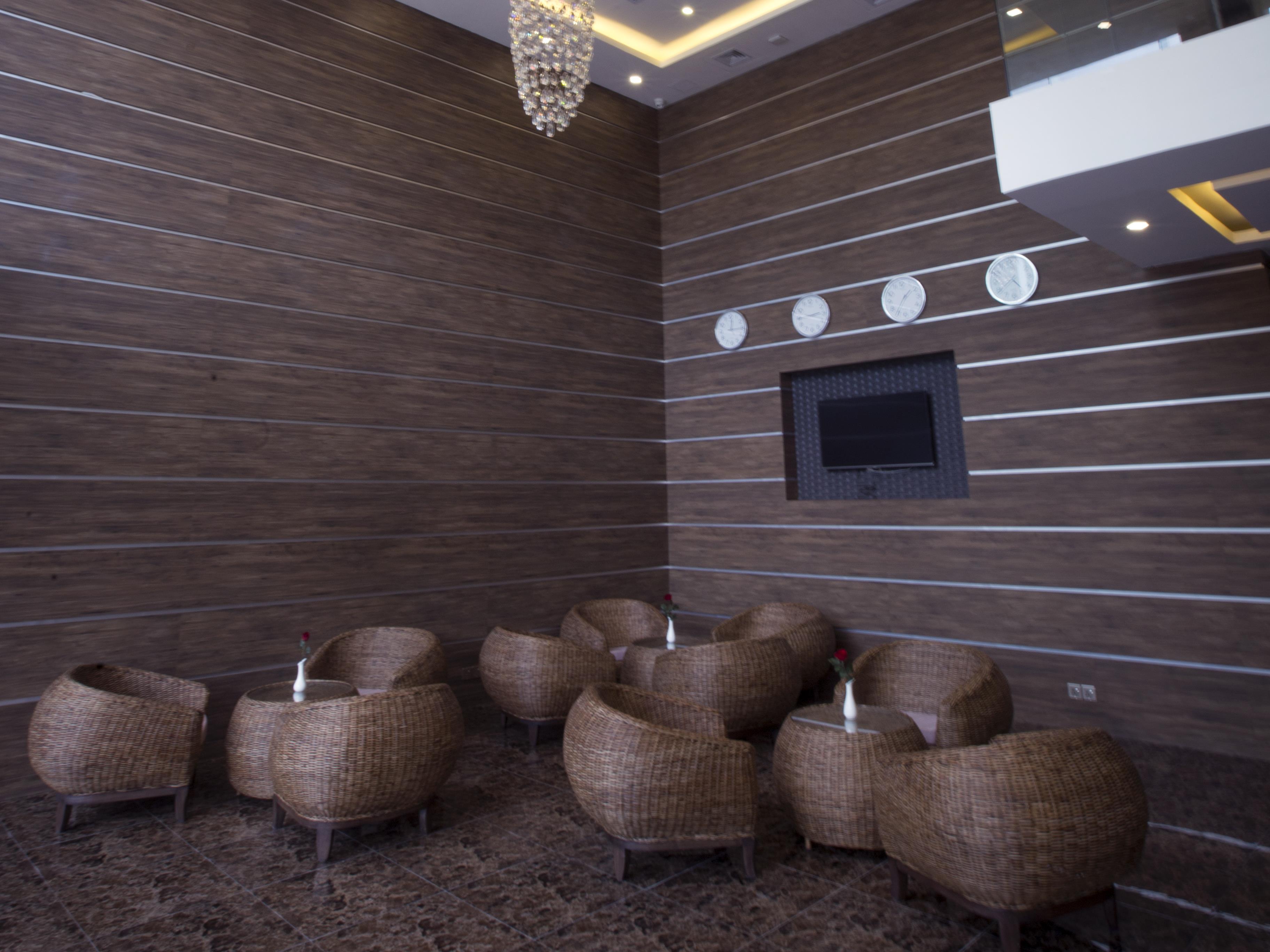 Elegant Hotel Pyi Thar Yar