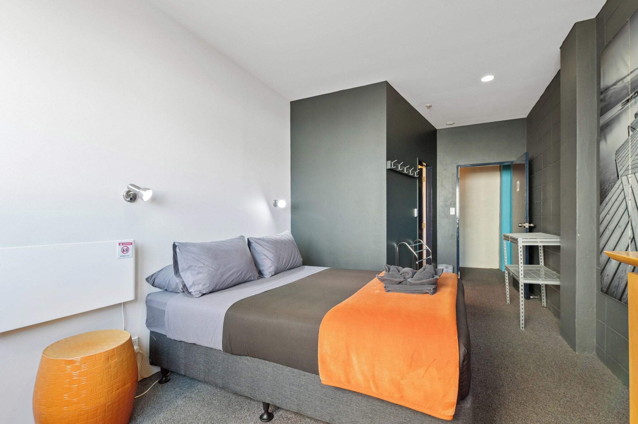 Rock Solid Backpackers & Group Accommodation - TBG by null