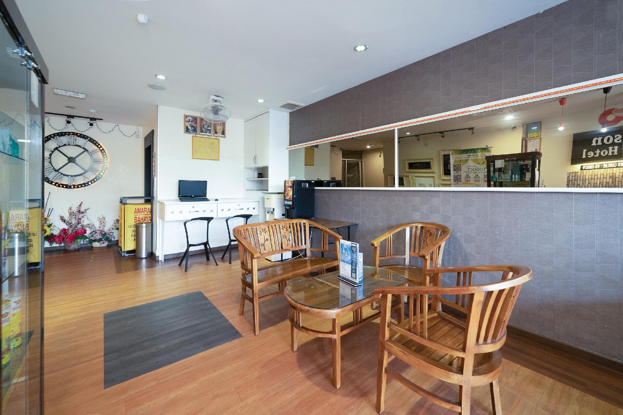 M Season Boutique Hotel