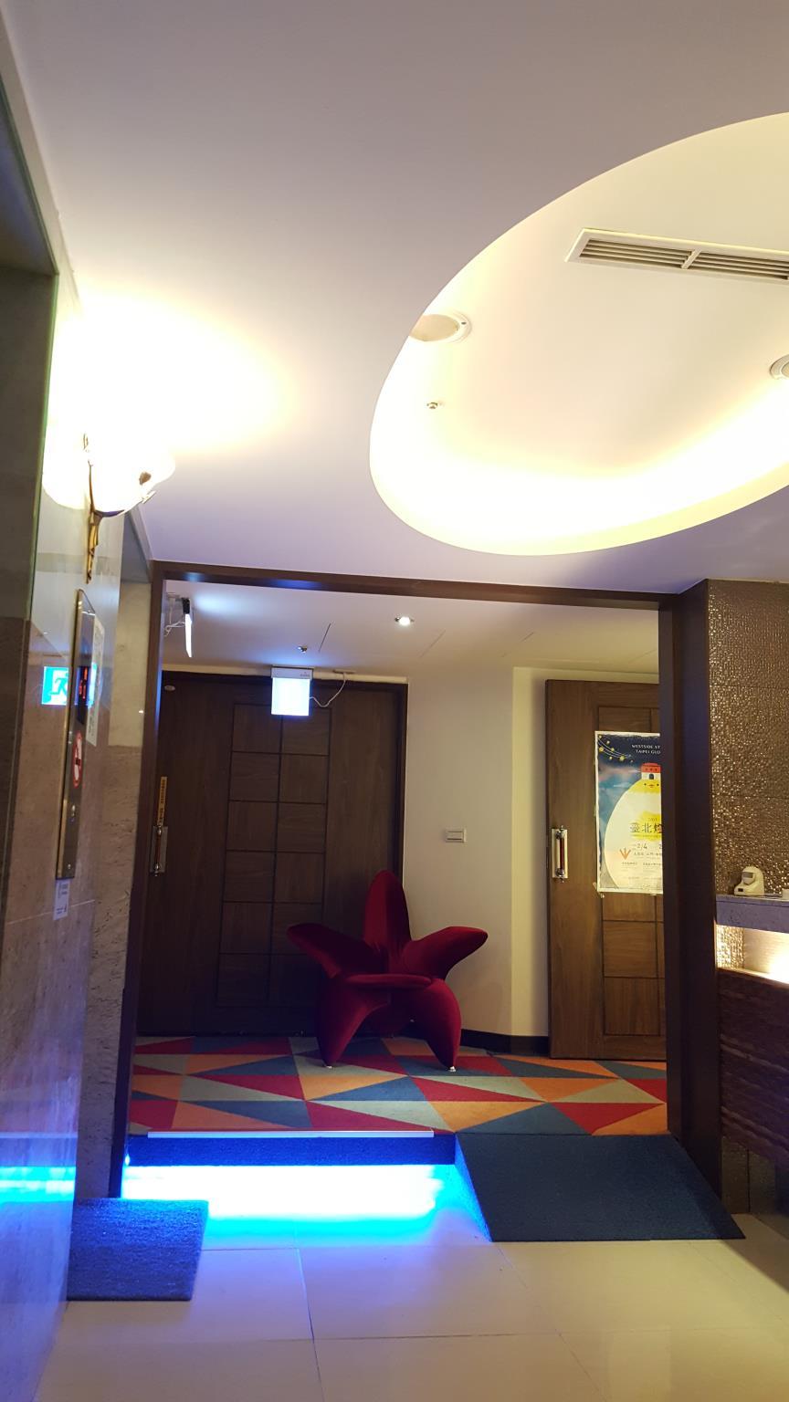 Honey Prince Hotel