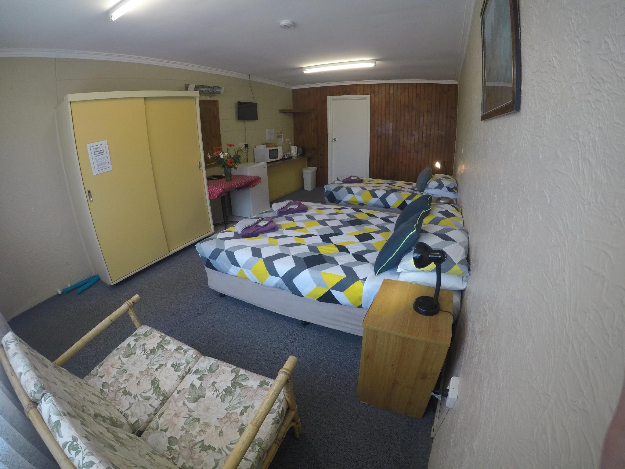 Turn In Motel