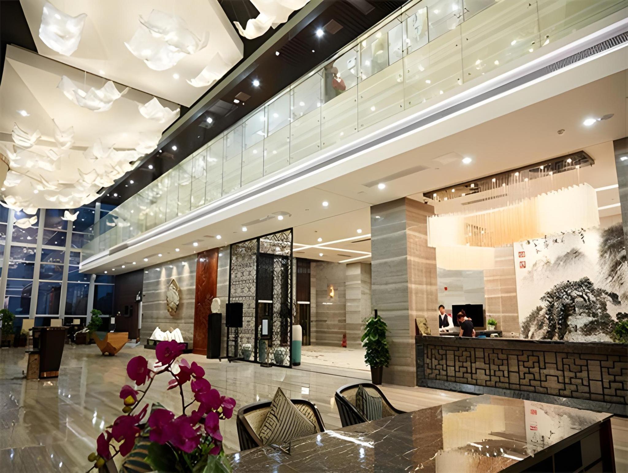 The Thousand Lantern Lake Hotel