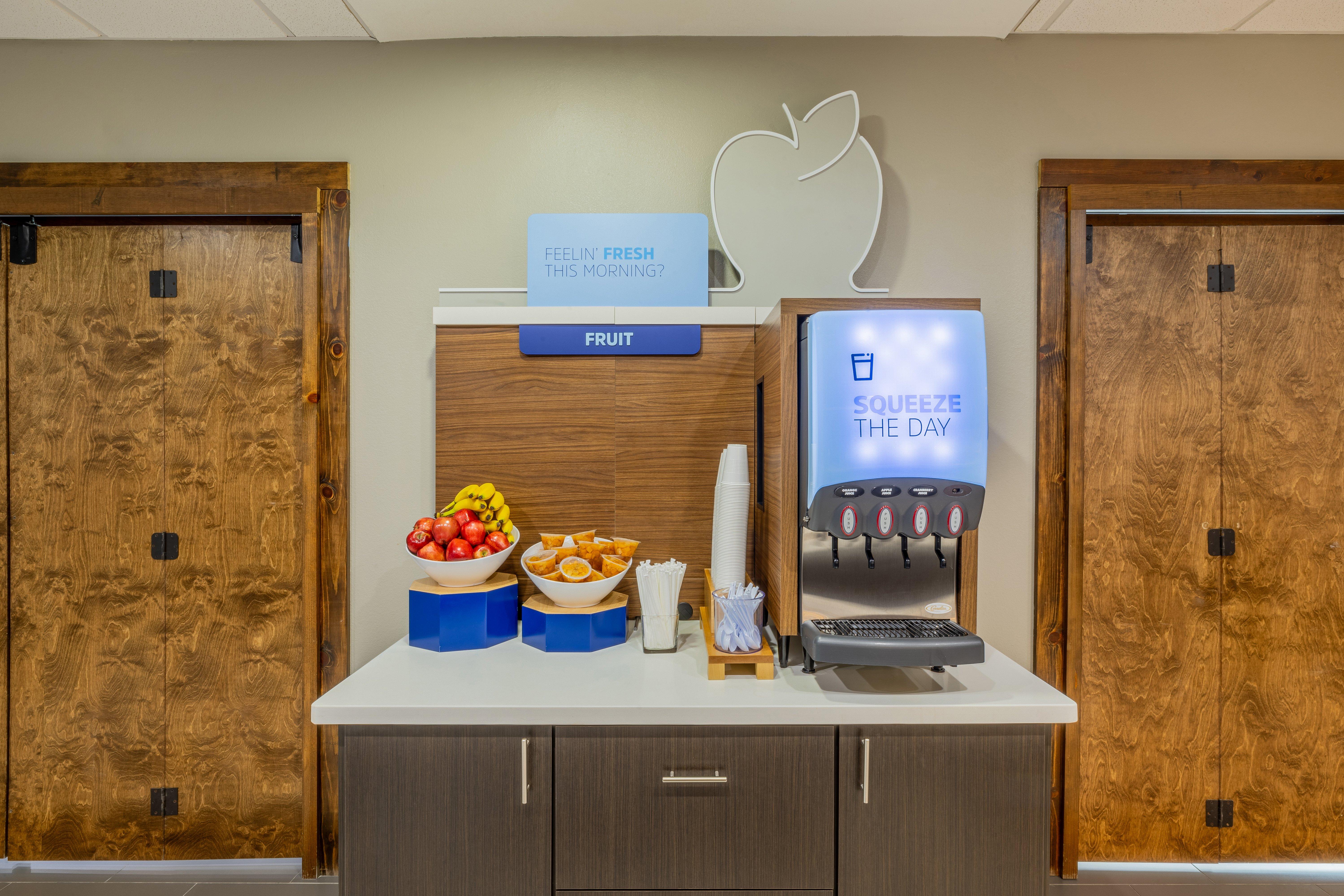 Holiday Inn Express & Suites Lindale