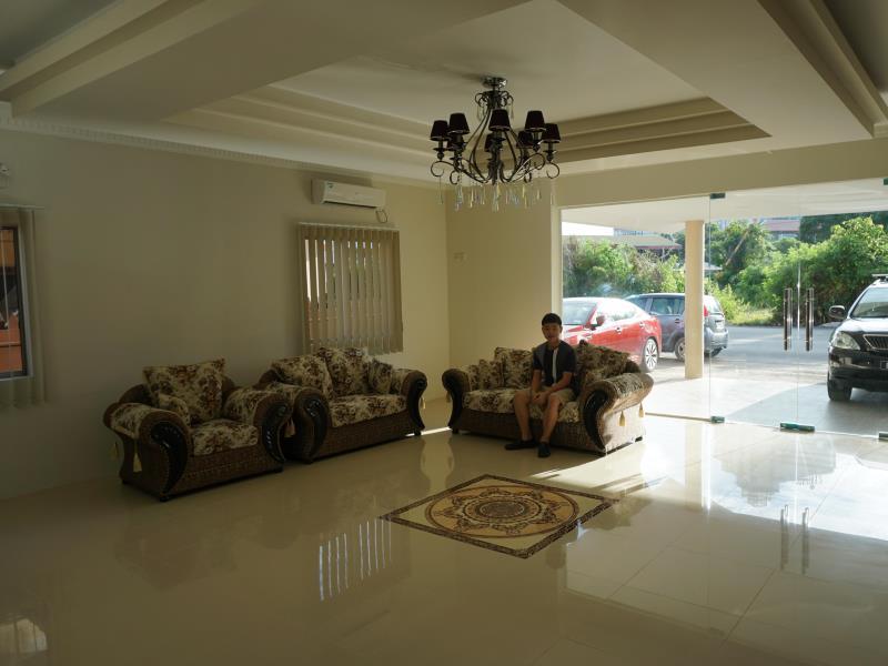 Yew Hotel