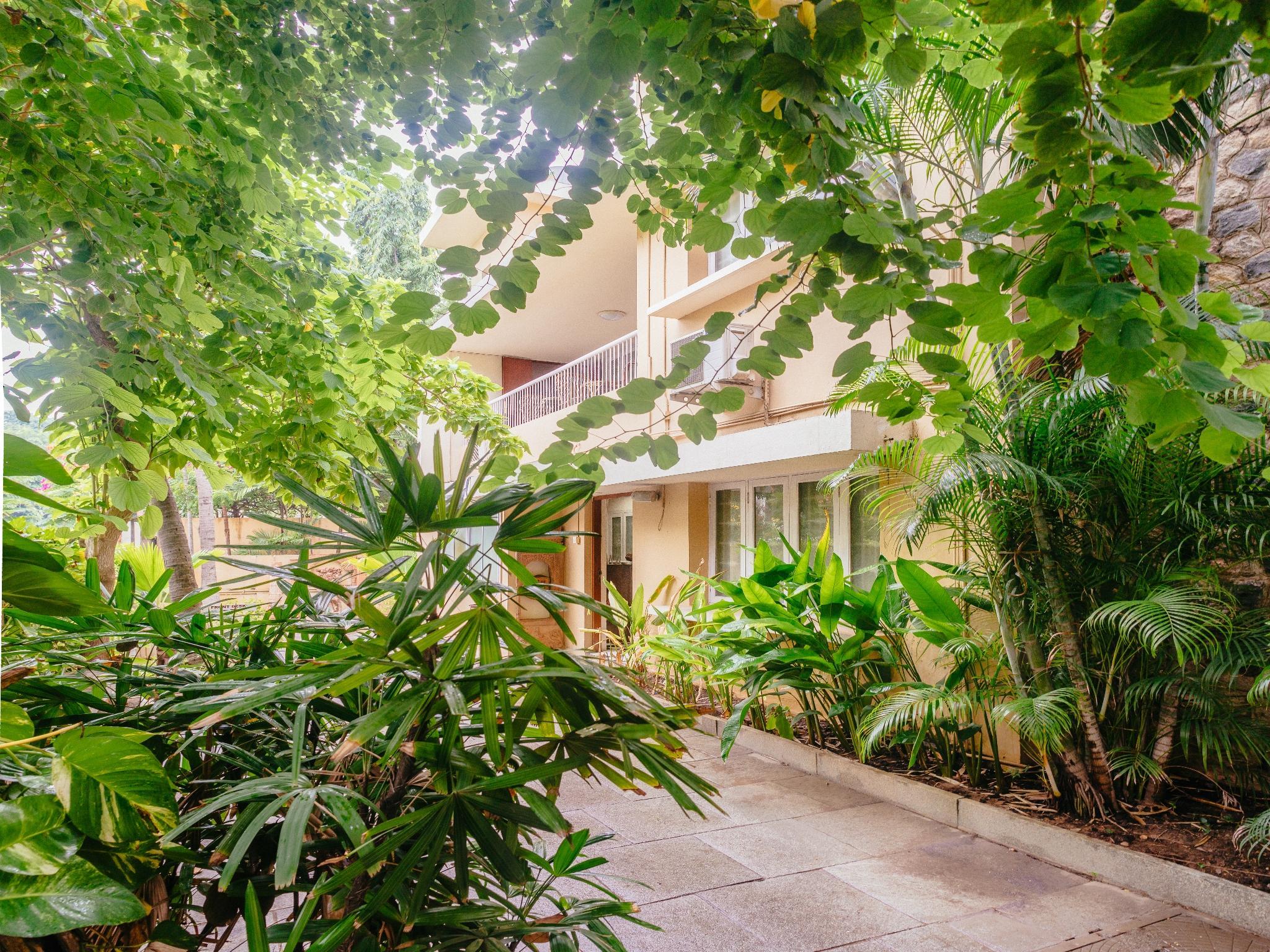 Hanu Reddy Residences Wallace Garden