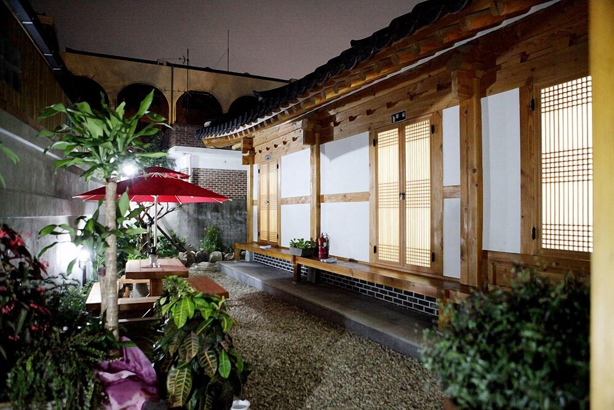 Heungbuga Hanok