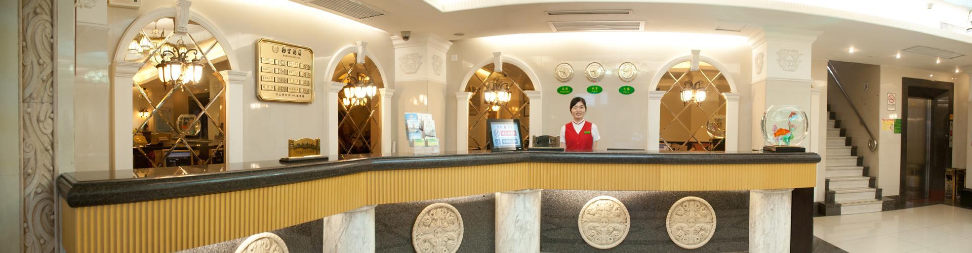 LN White House Hotel