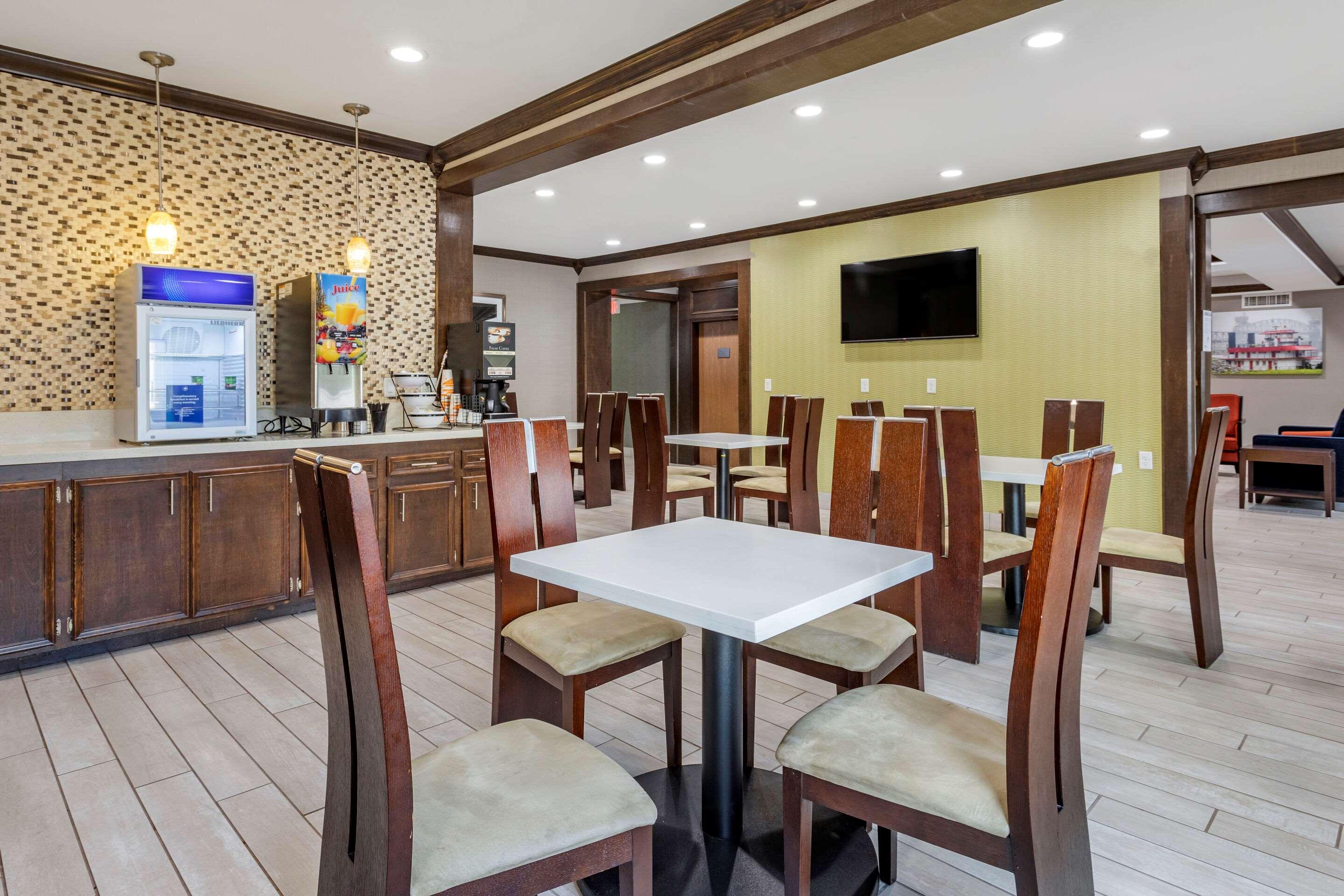 Comfort Inn & Suites North Little Rock JFK Blvd