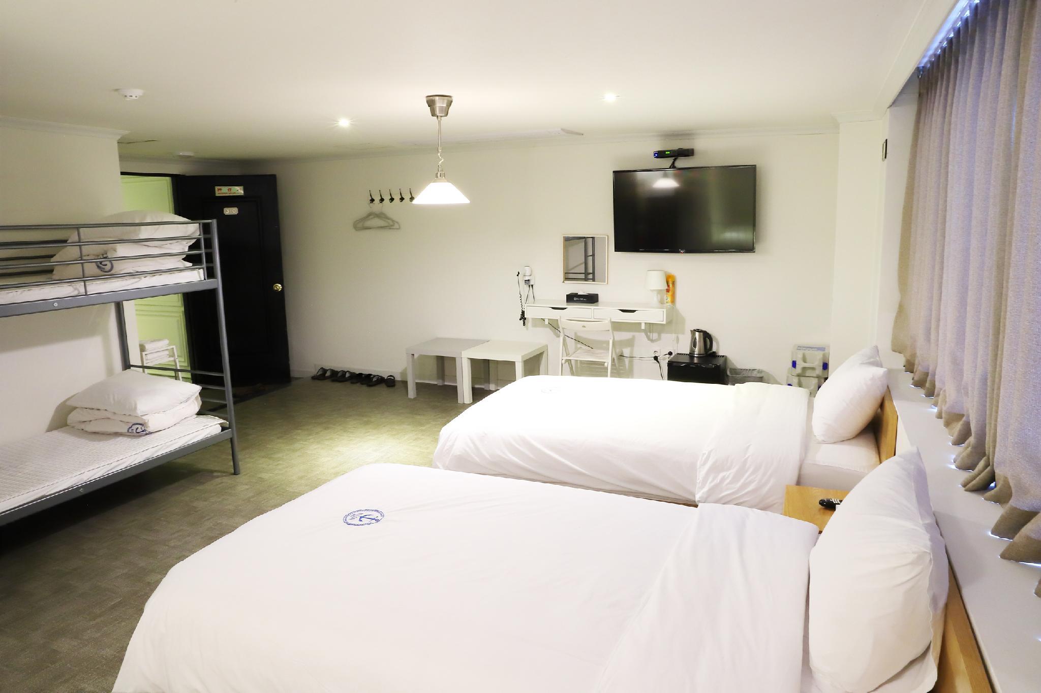 Hillside Tourist Hotel