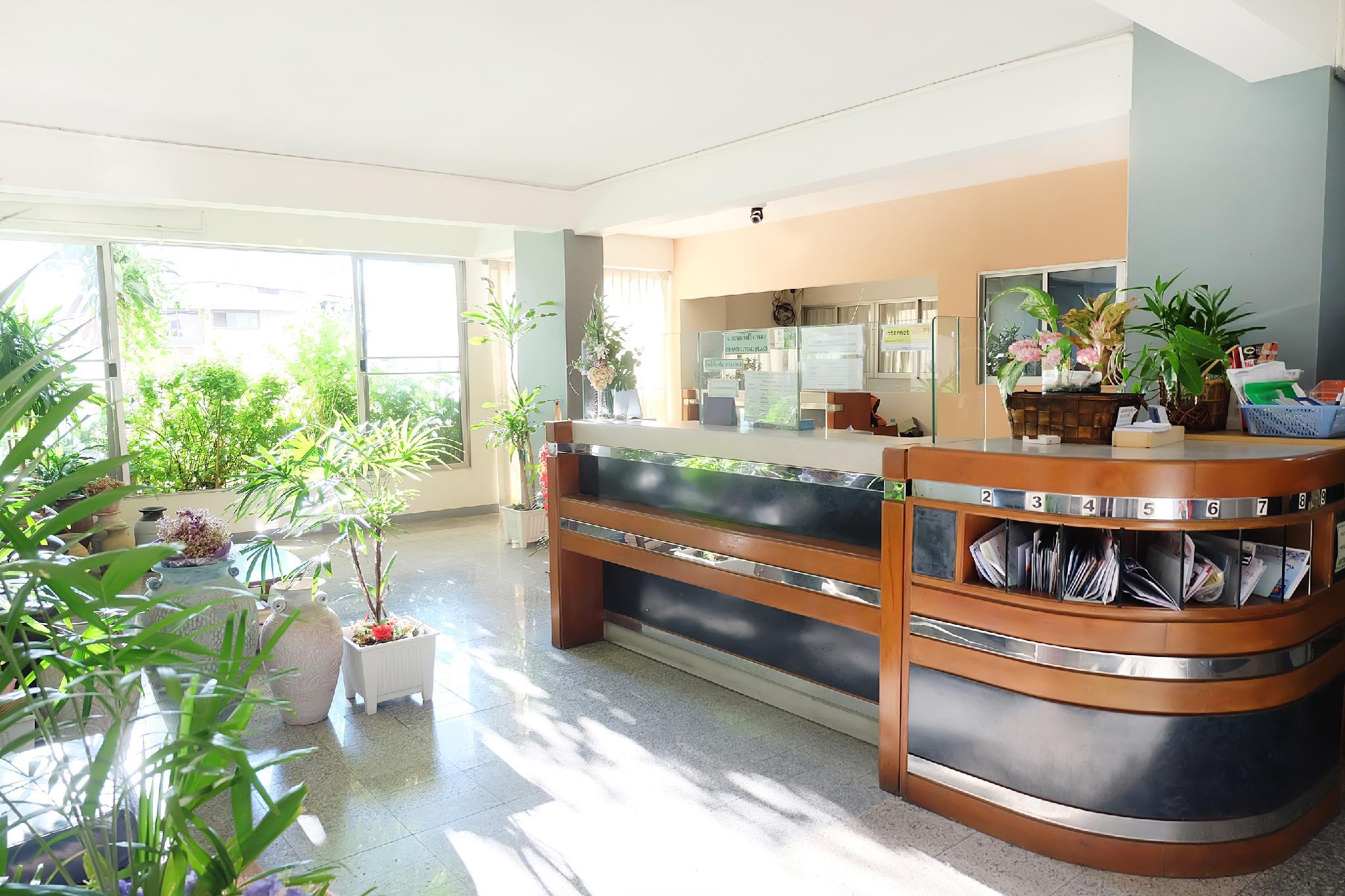 GRAND LIVING PLACE