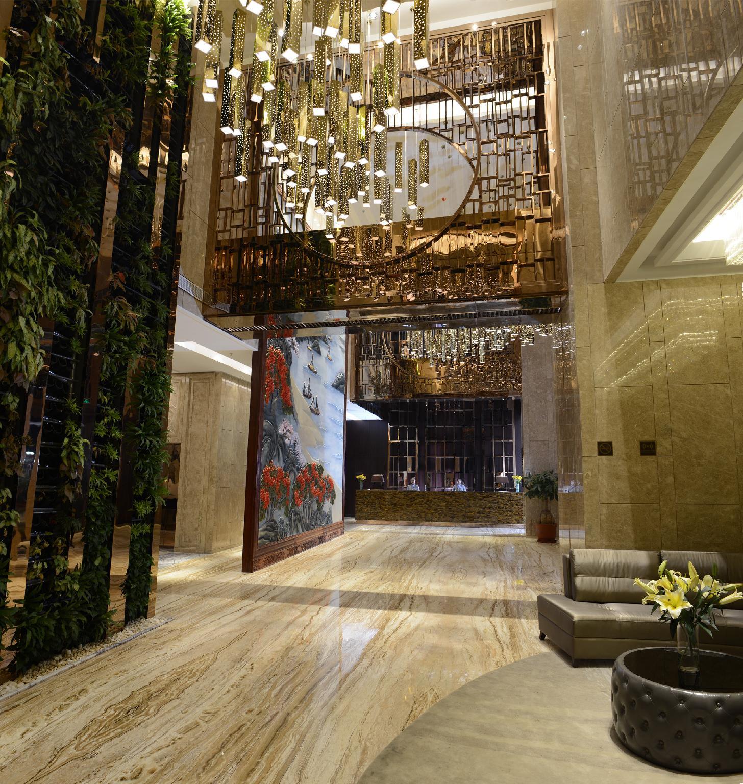 MENSHINE GLORIA PLAZA HOTEL