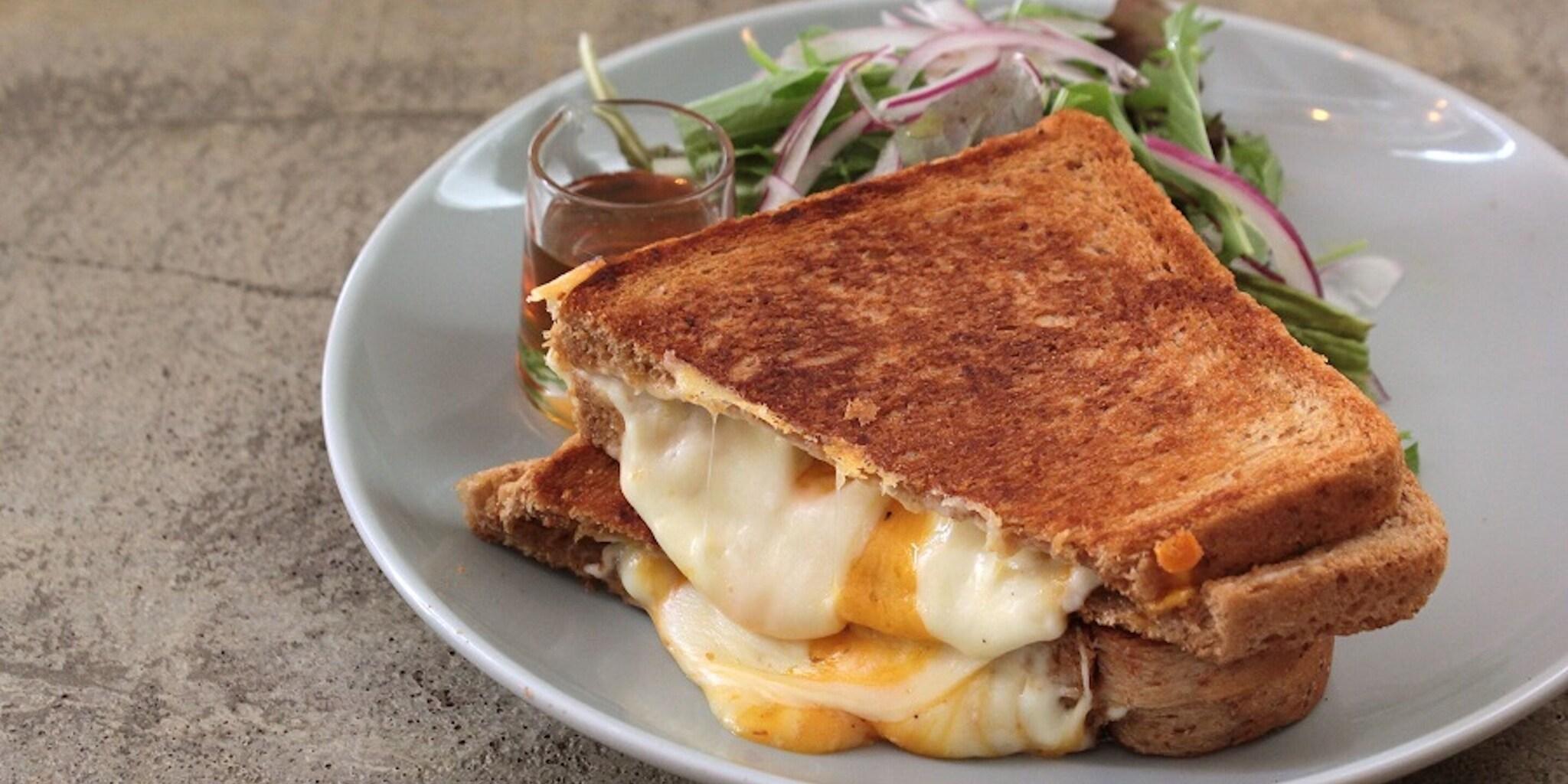 almond hostel & cafe by null