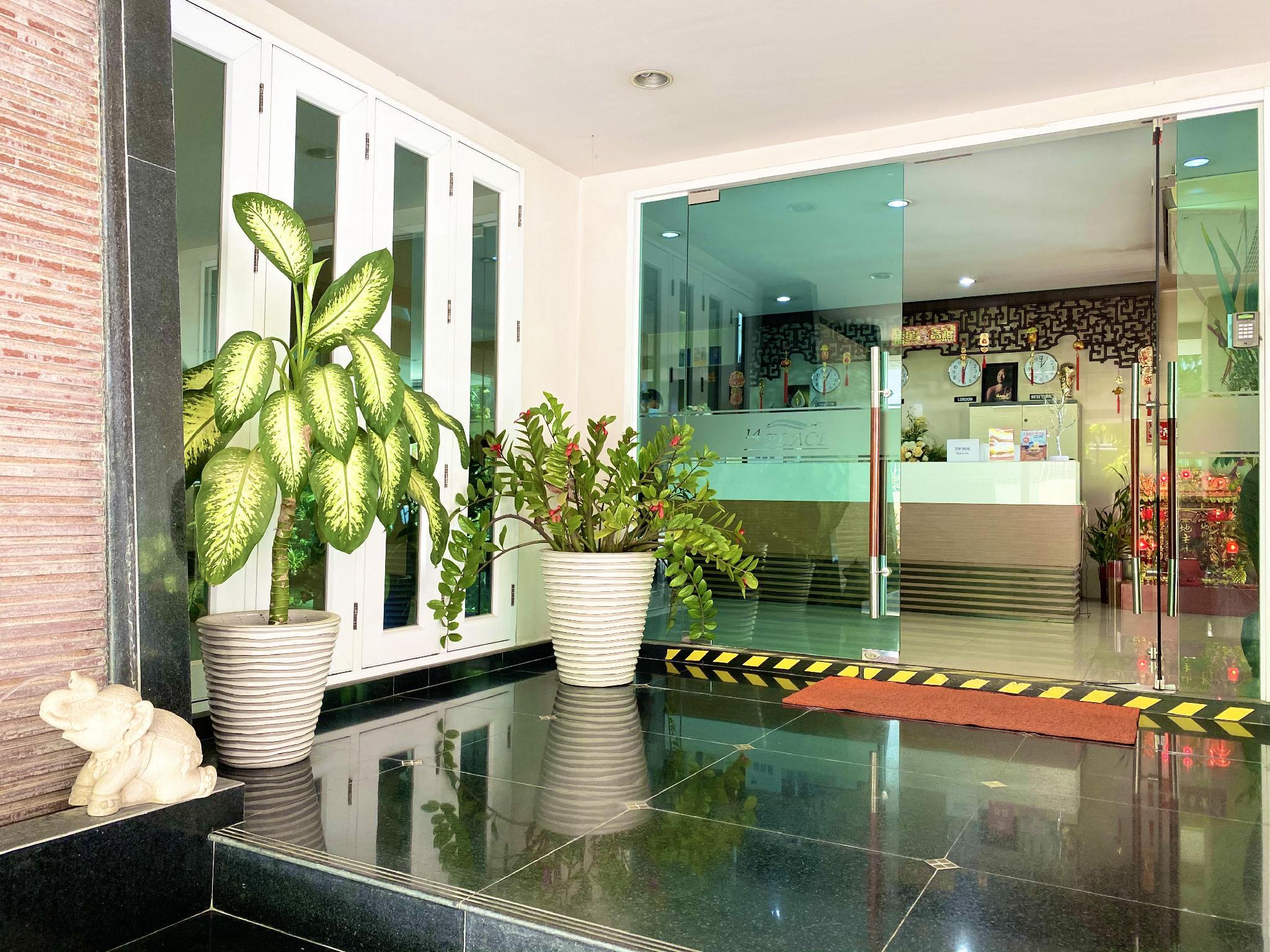 14Place Sukhumvit Villa Terminal 21