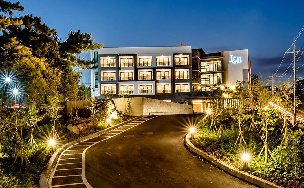 Jnb Hotel