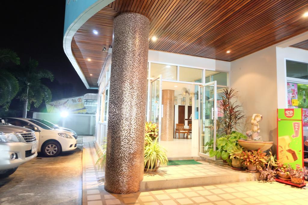 Lomsabai Apartments Chon Buri