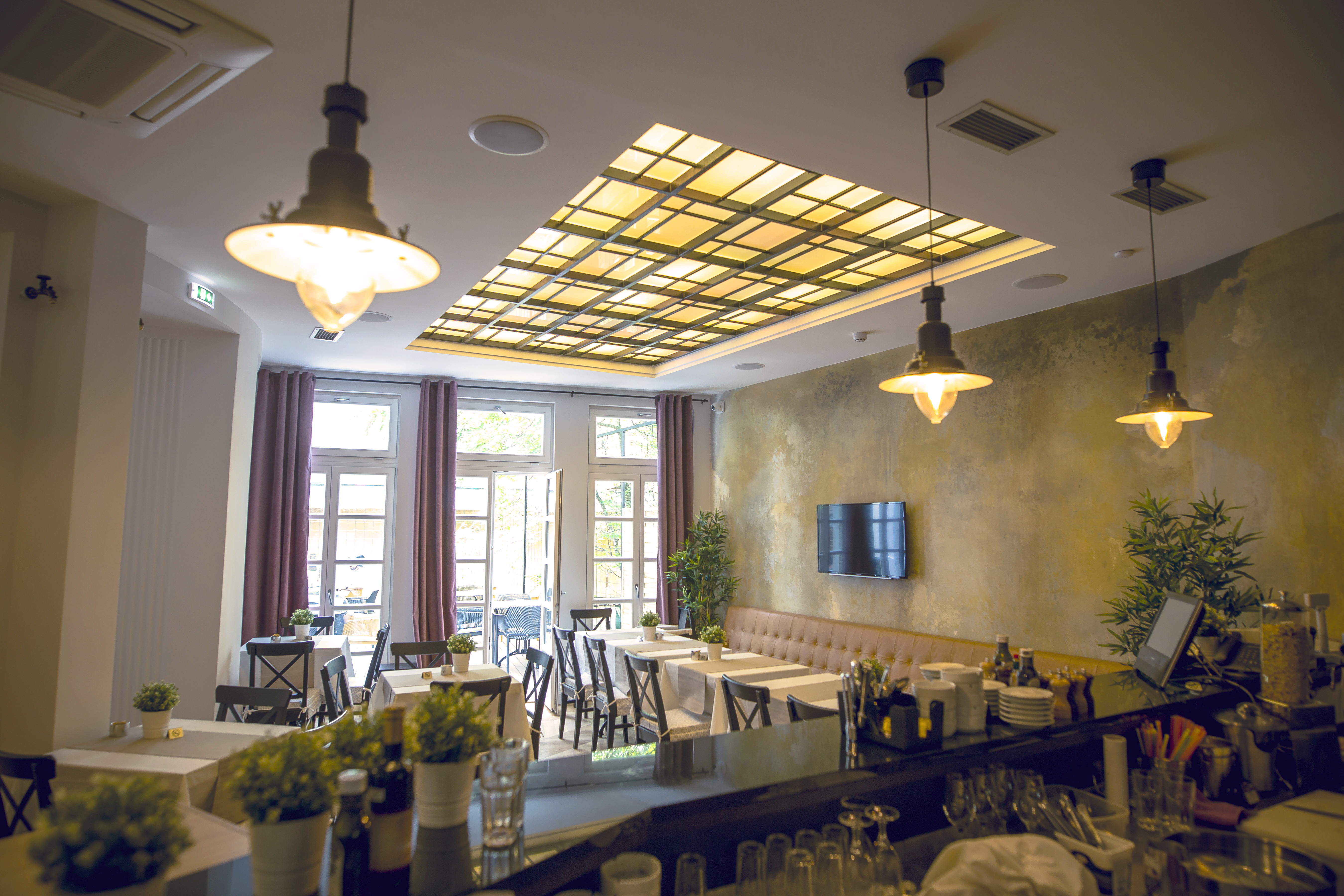 Public House Hotel