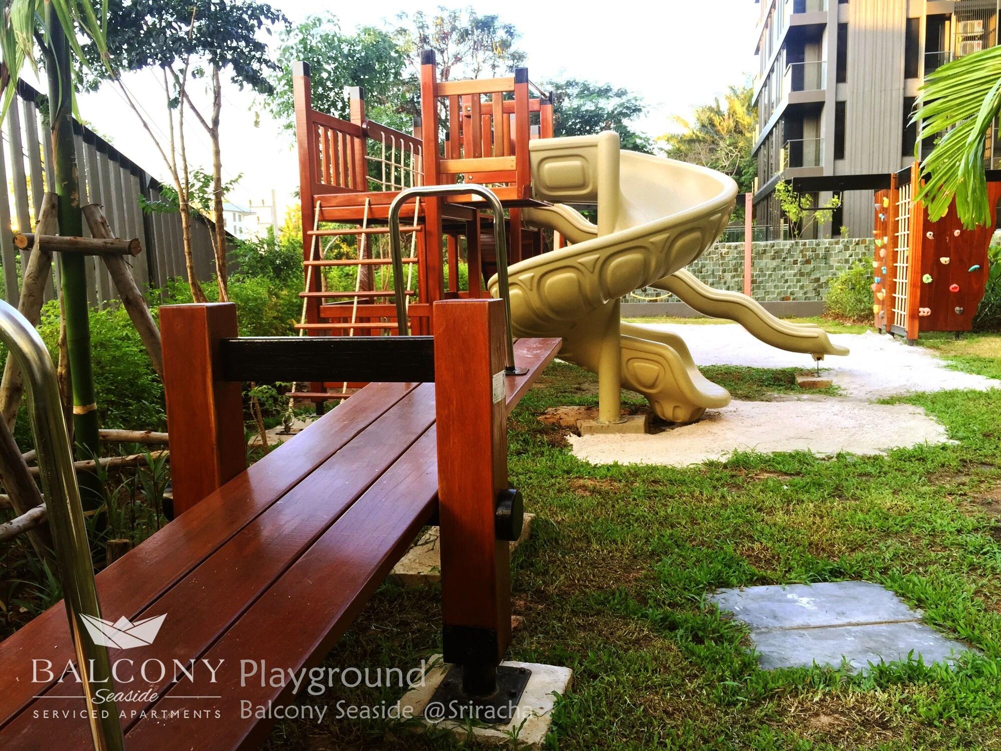 Balcony Seaside Sriracha Hotel Serviced Apartments