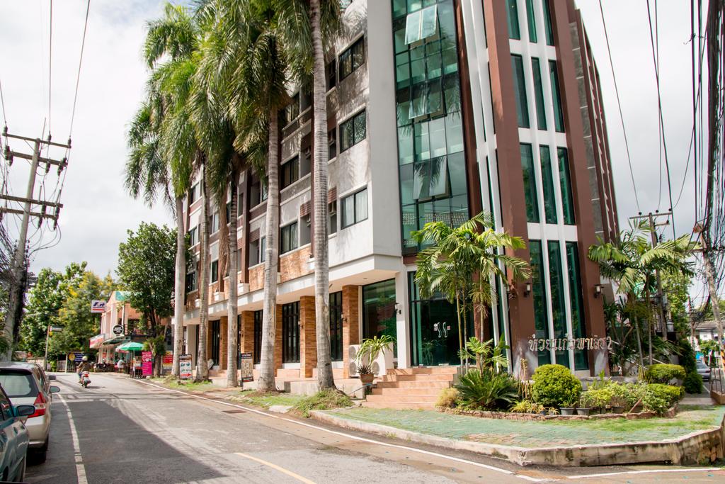 Huay Kaew Palace 2 by null