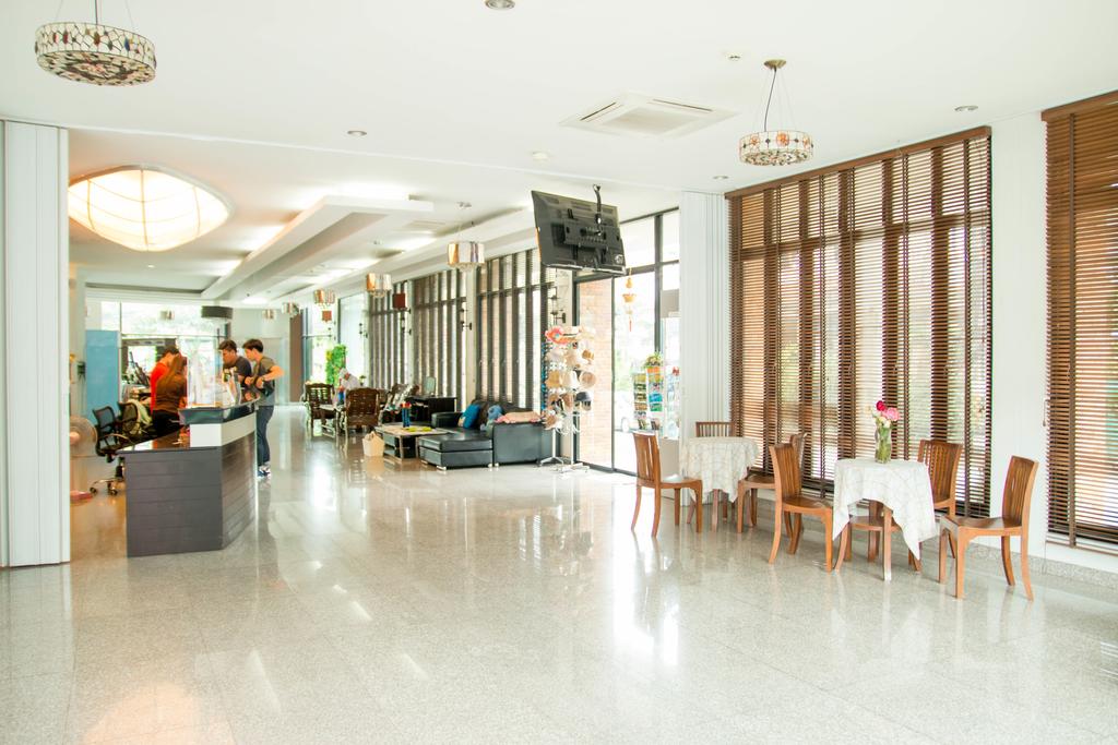 Huay Kaew Palace 2 by null