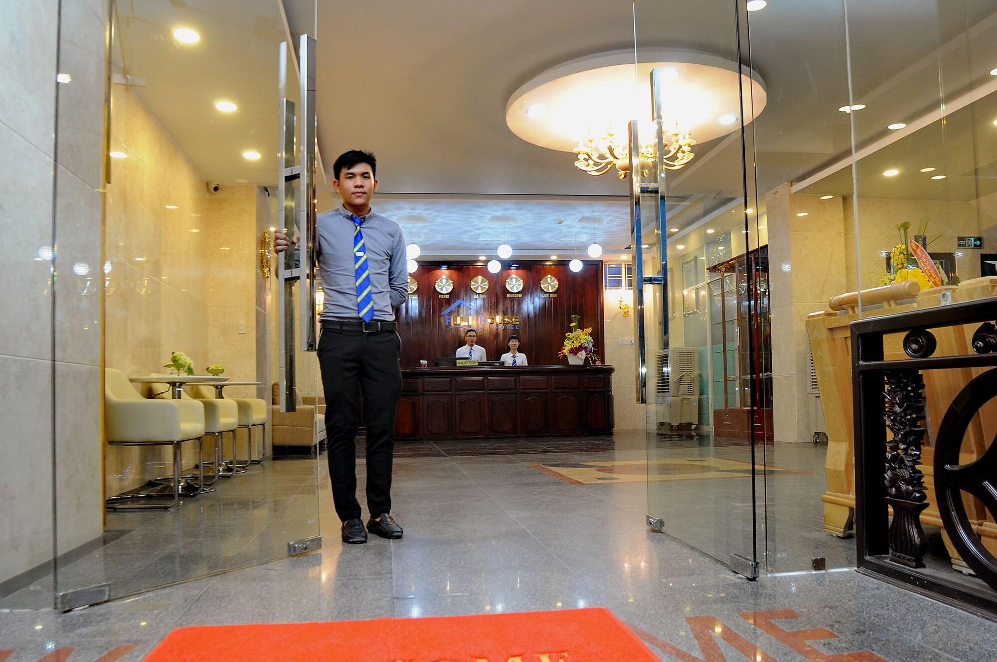 Full House Hotel - attēls