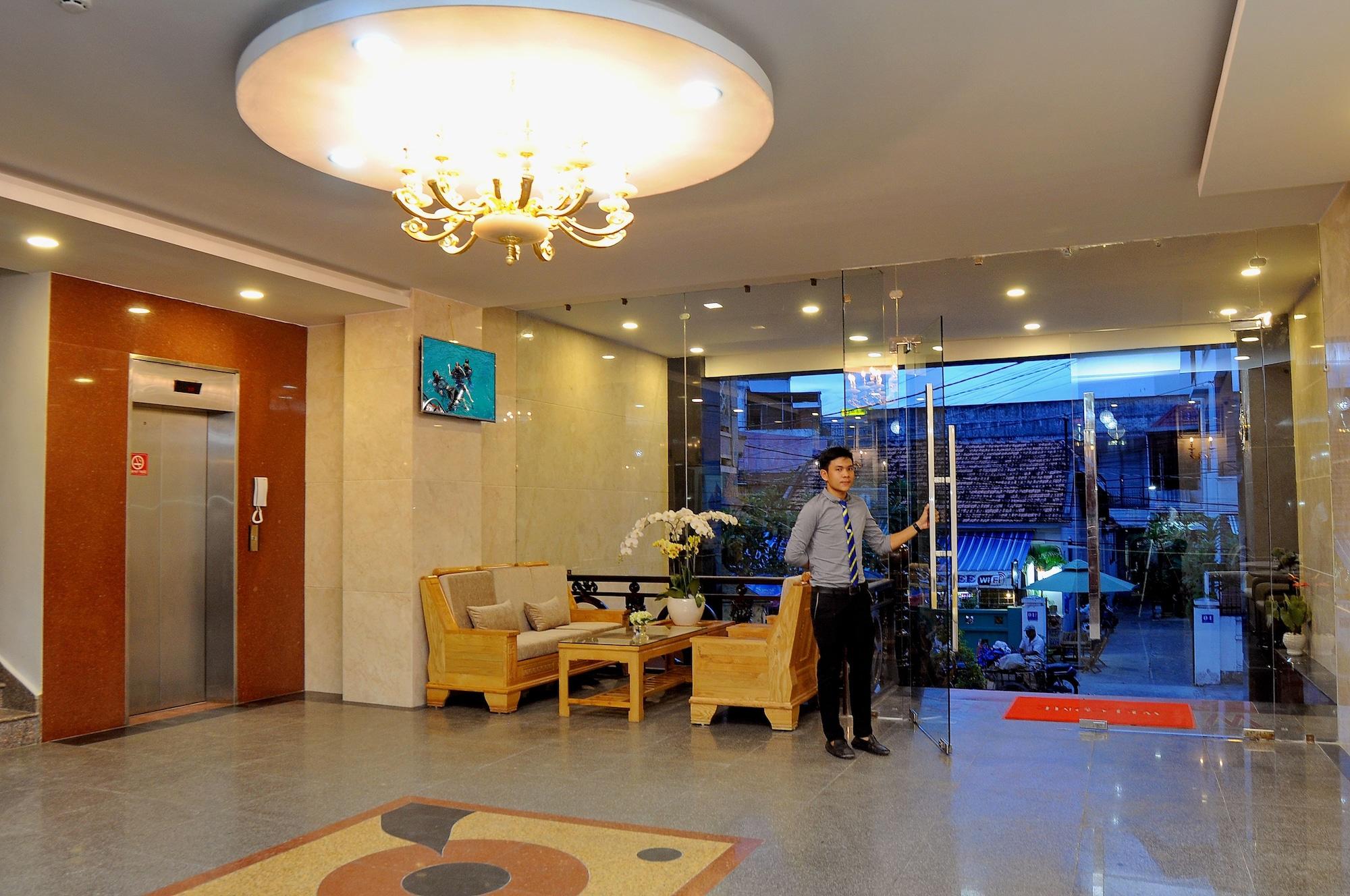 Full House Hotel - attēls