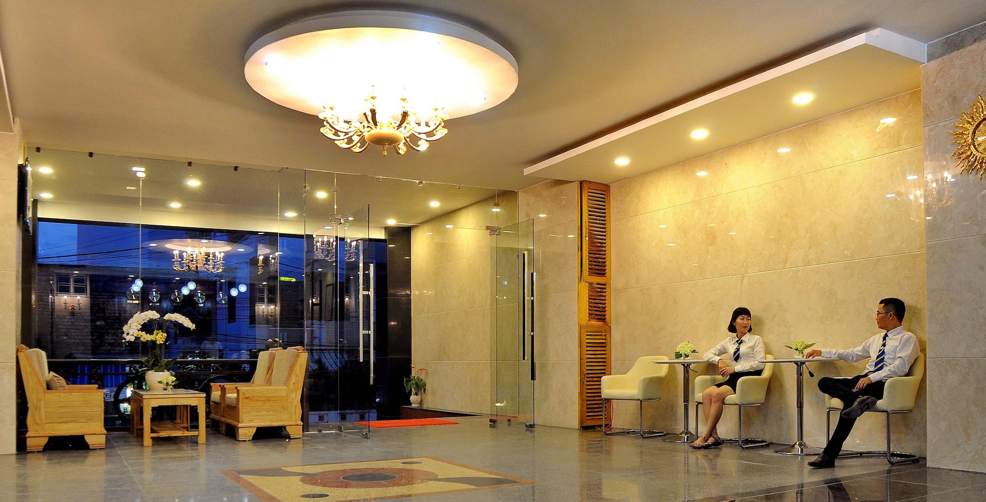 Full House Hotel - attēls