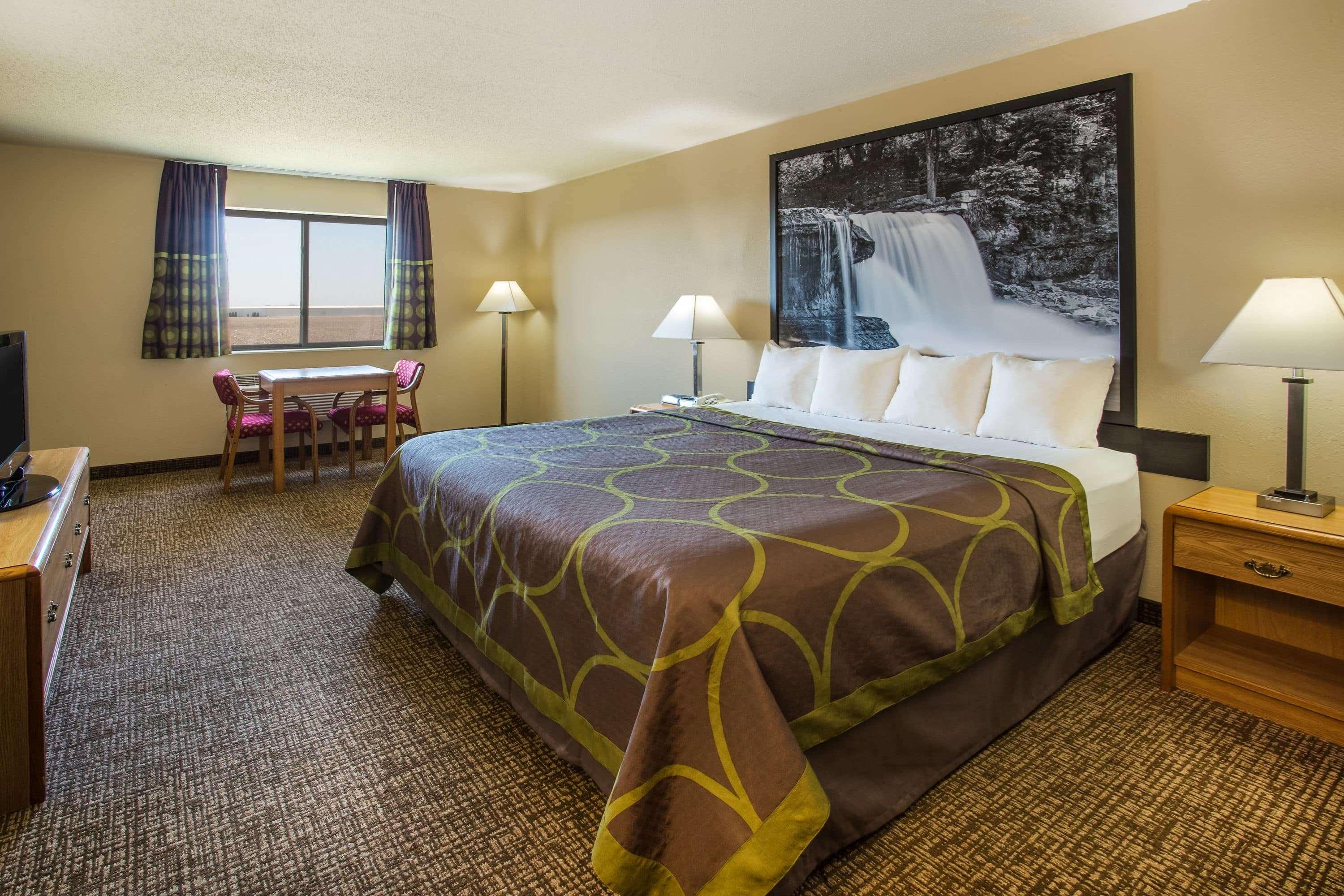 Super 8 By Wyndham Remington