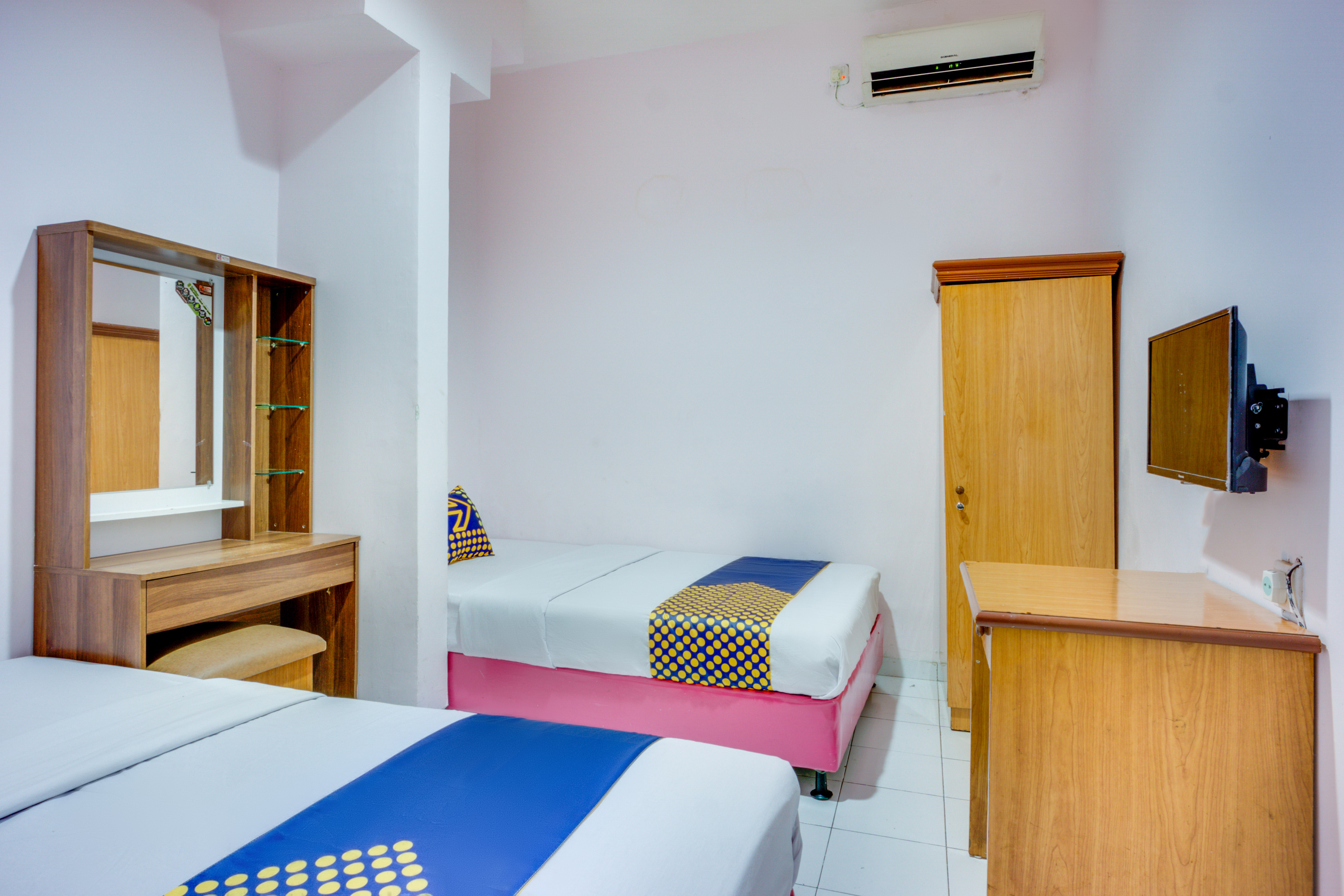 SPOT ON 2214 Wisma Jampea