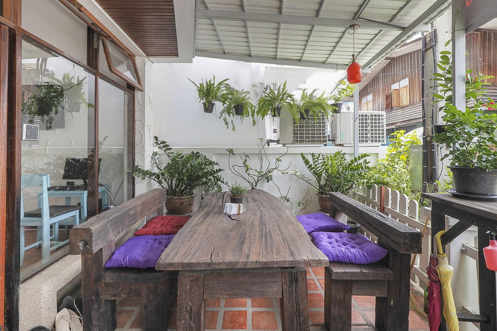 Tongmee Guest House