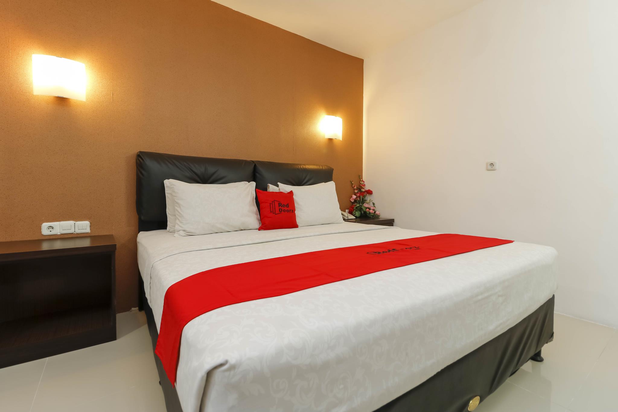 RedDoorz Plus @ Grand Populer Hotel