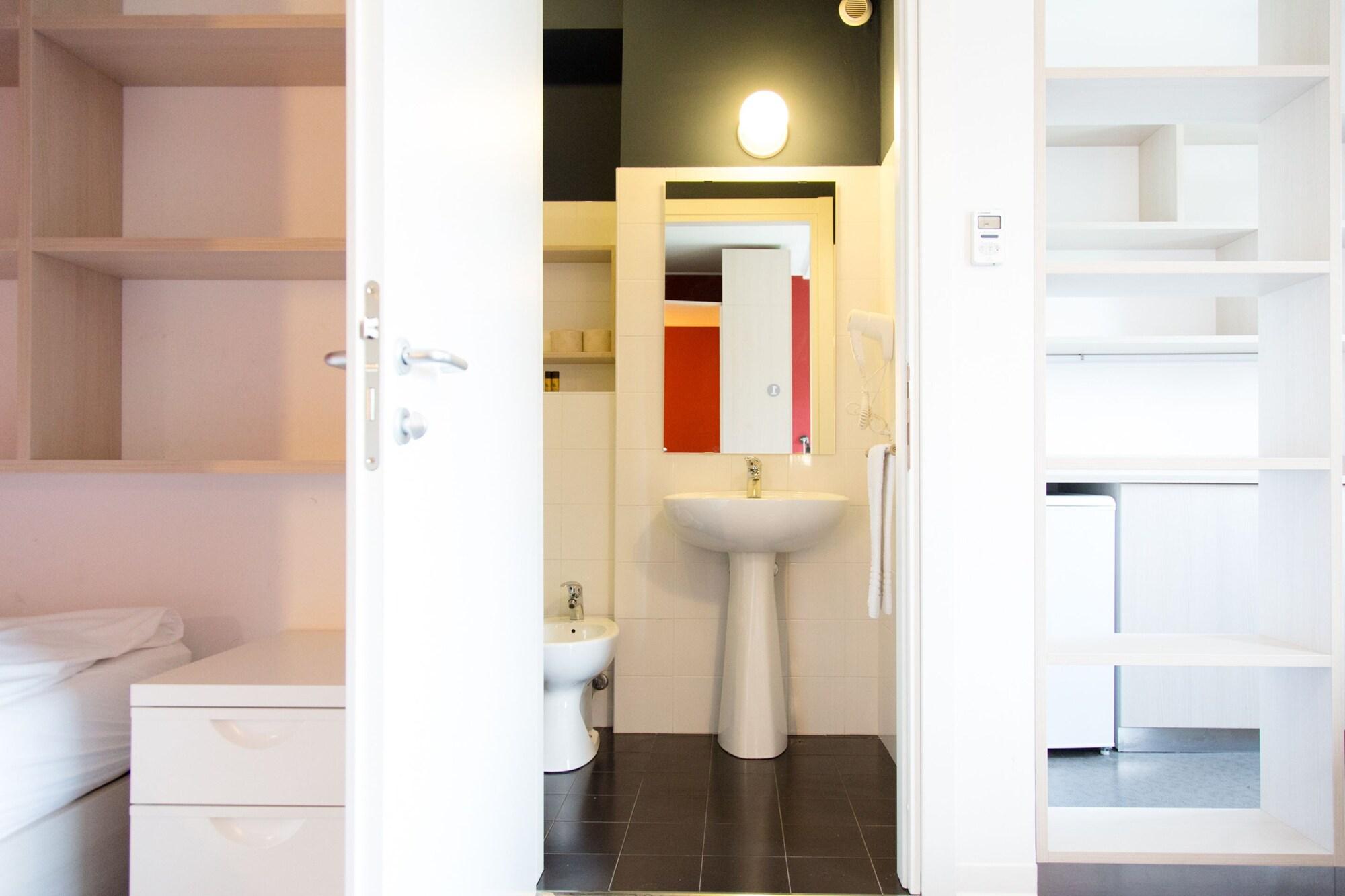 Combo, Bologna by null