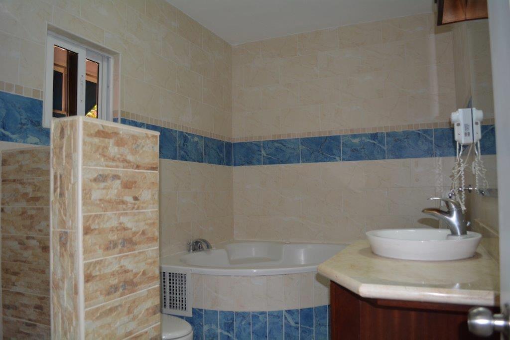 New Garden Hotel by null