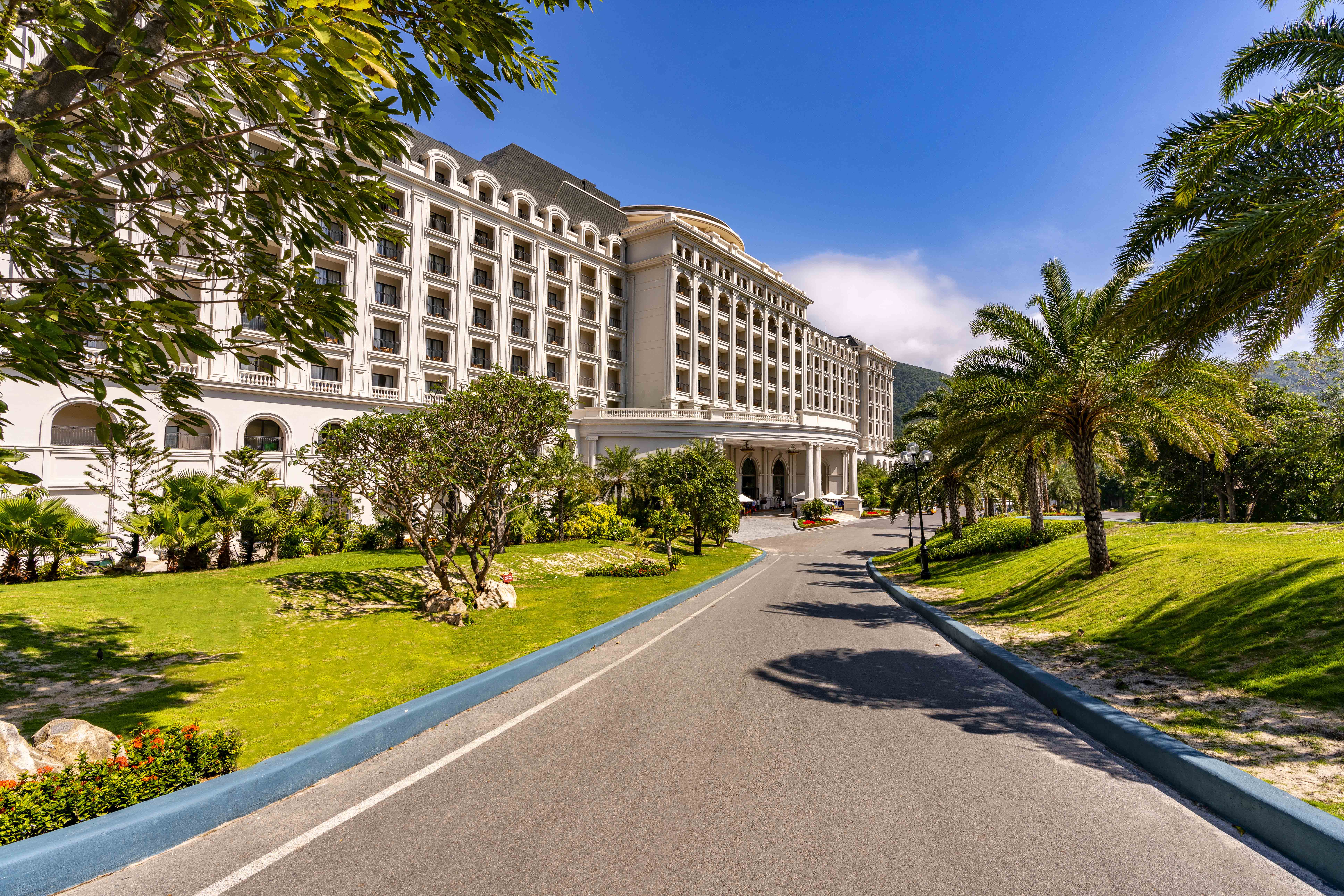 Vinpearl Discovery Sealink Nha Trang - photo