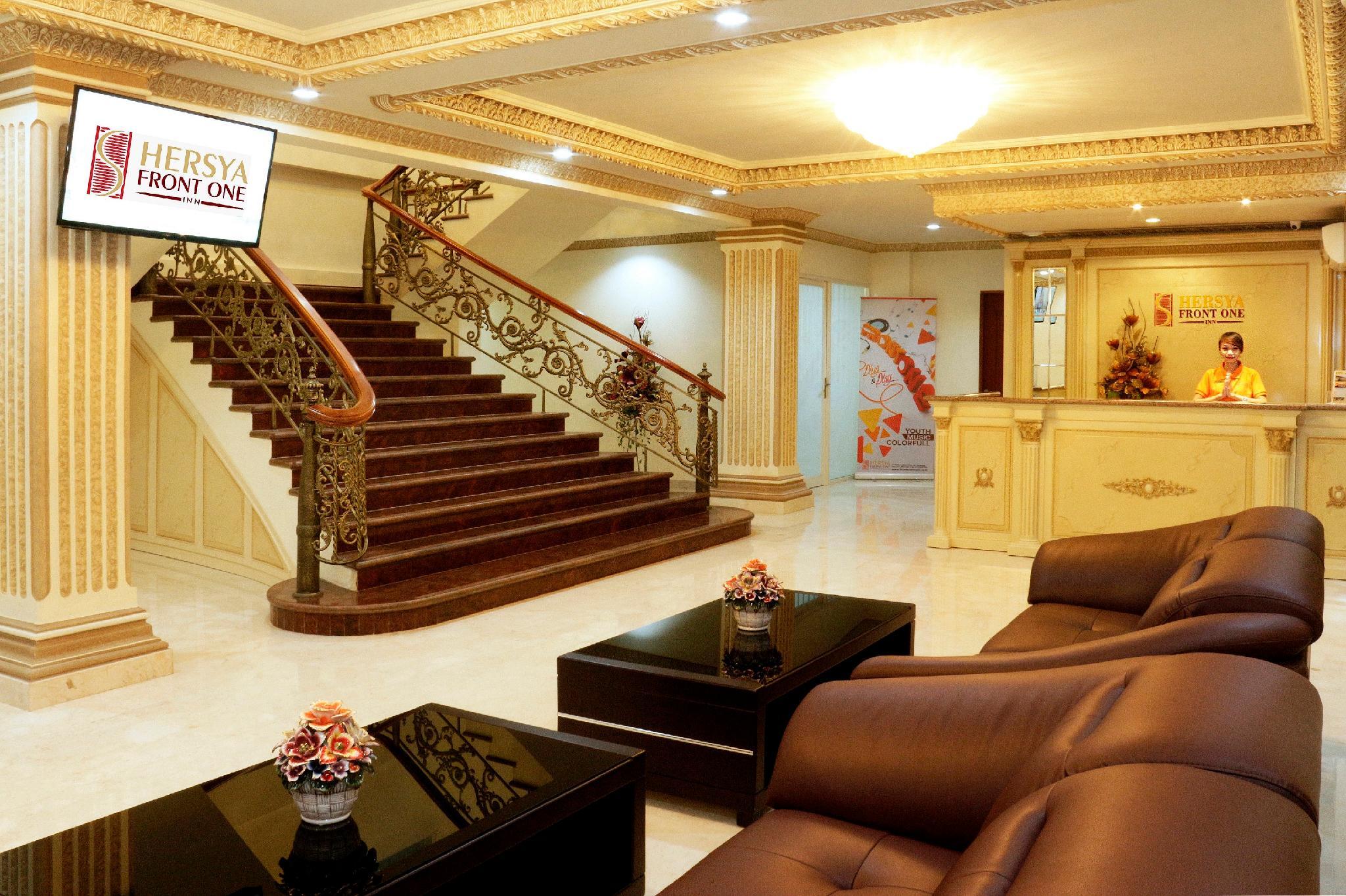 Hersya Front One Inn Surabaya