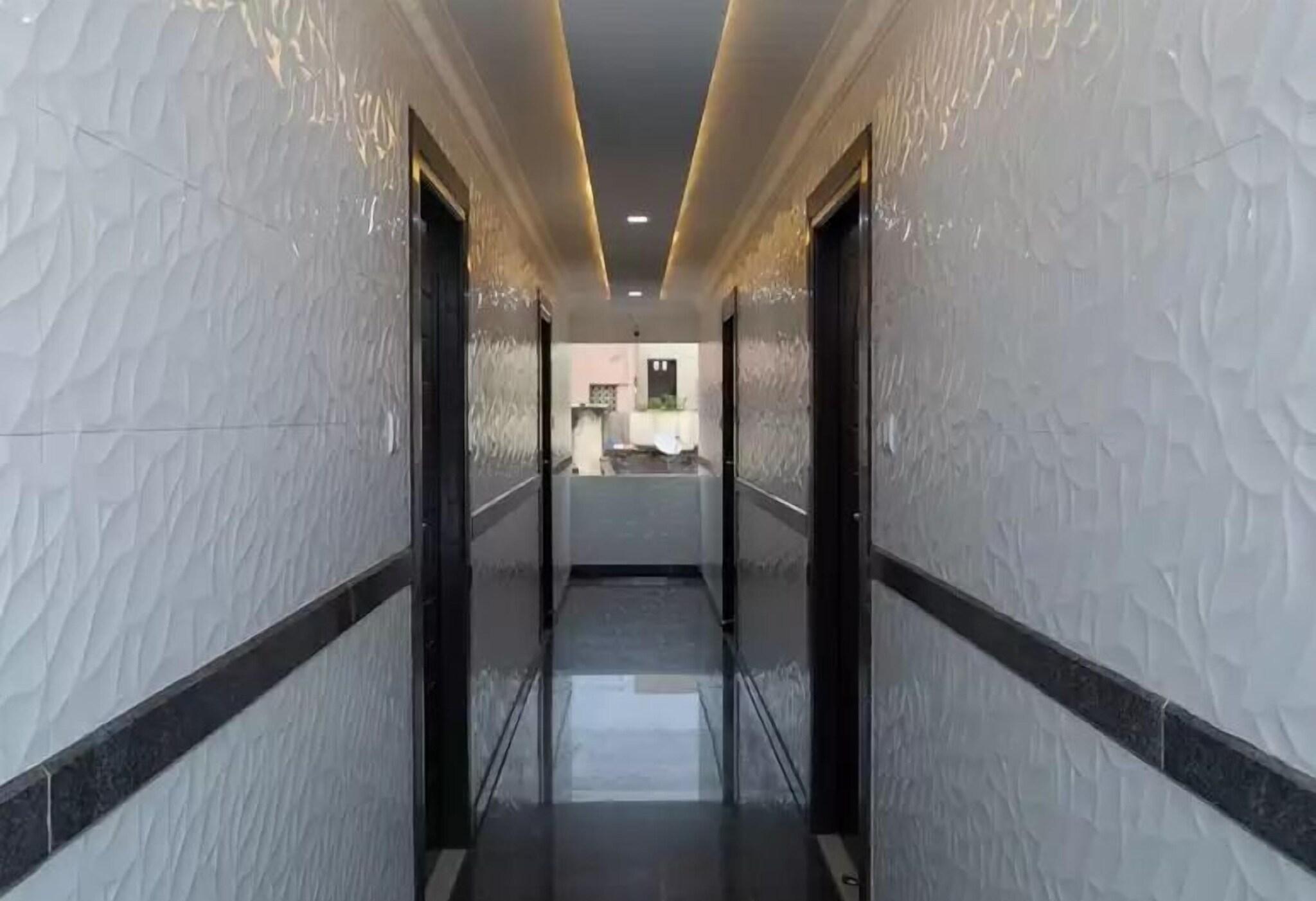 Oyo 17224 Swarnam Residency
