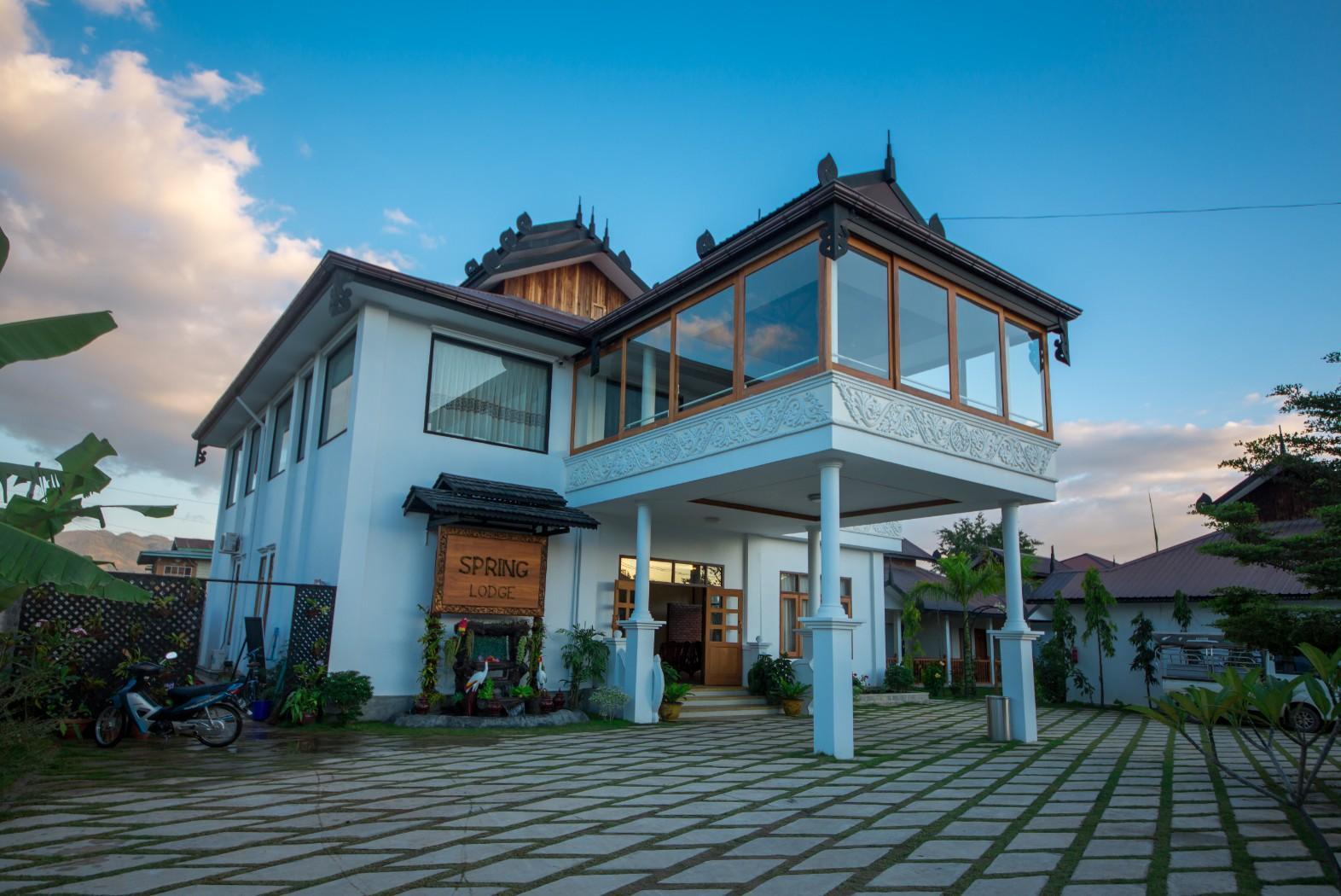 Spring Lodge Inle image