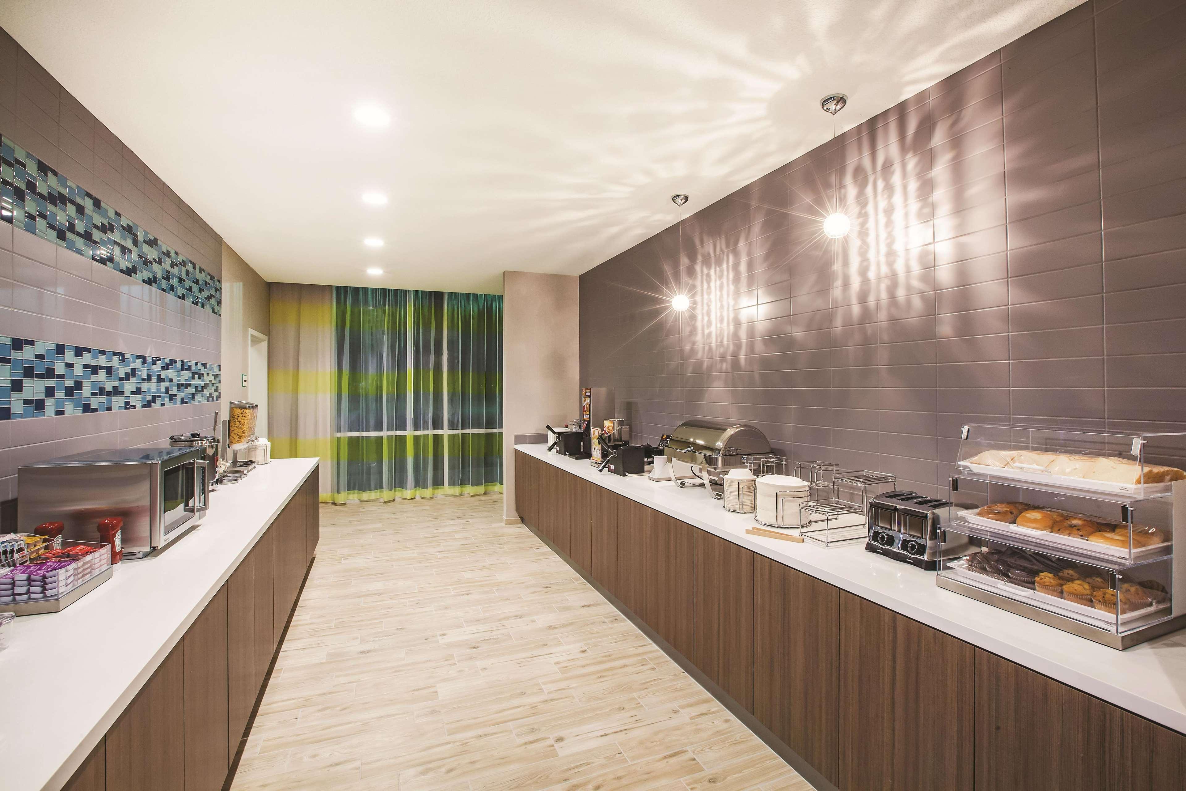 La Quinta Inn & Suites Wichita Northeast