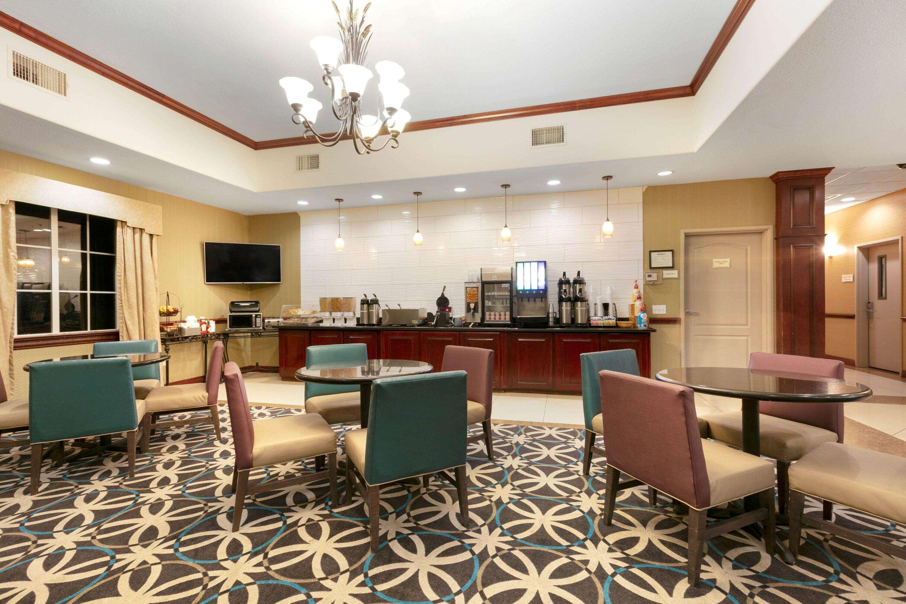 La Quinta Inn & Suites By Wyndham Lindale