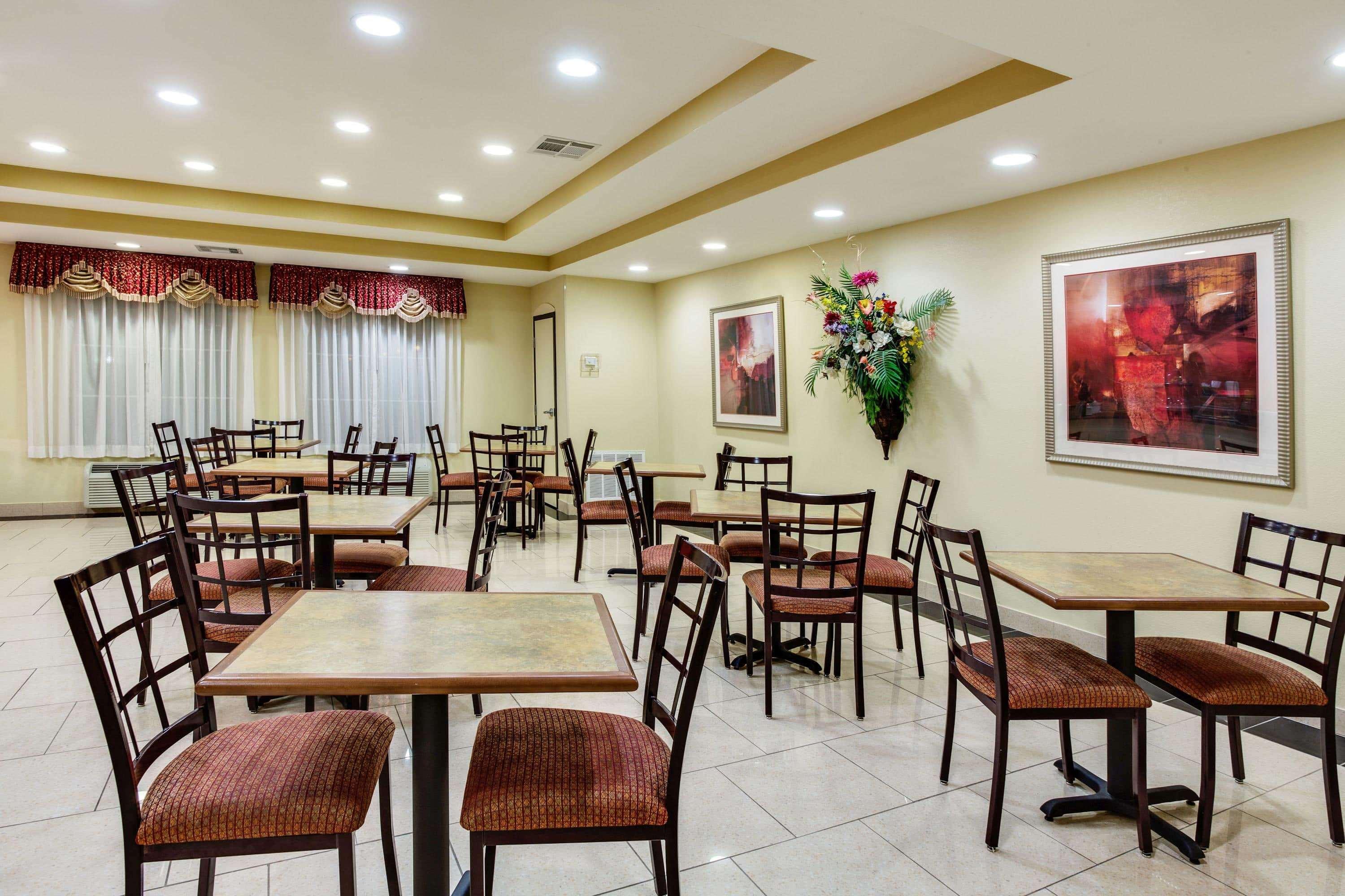 La Quinta Inn & Suites By Wyndham Canton Ms