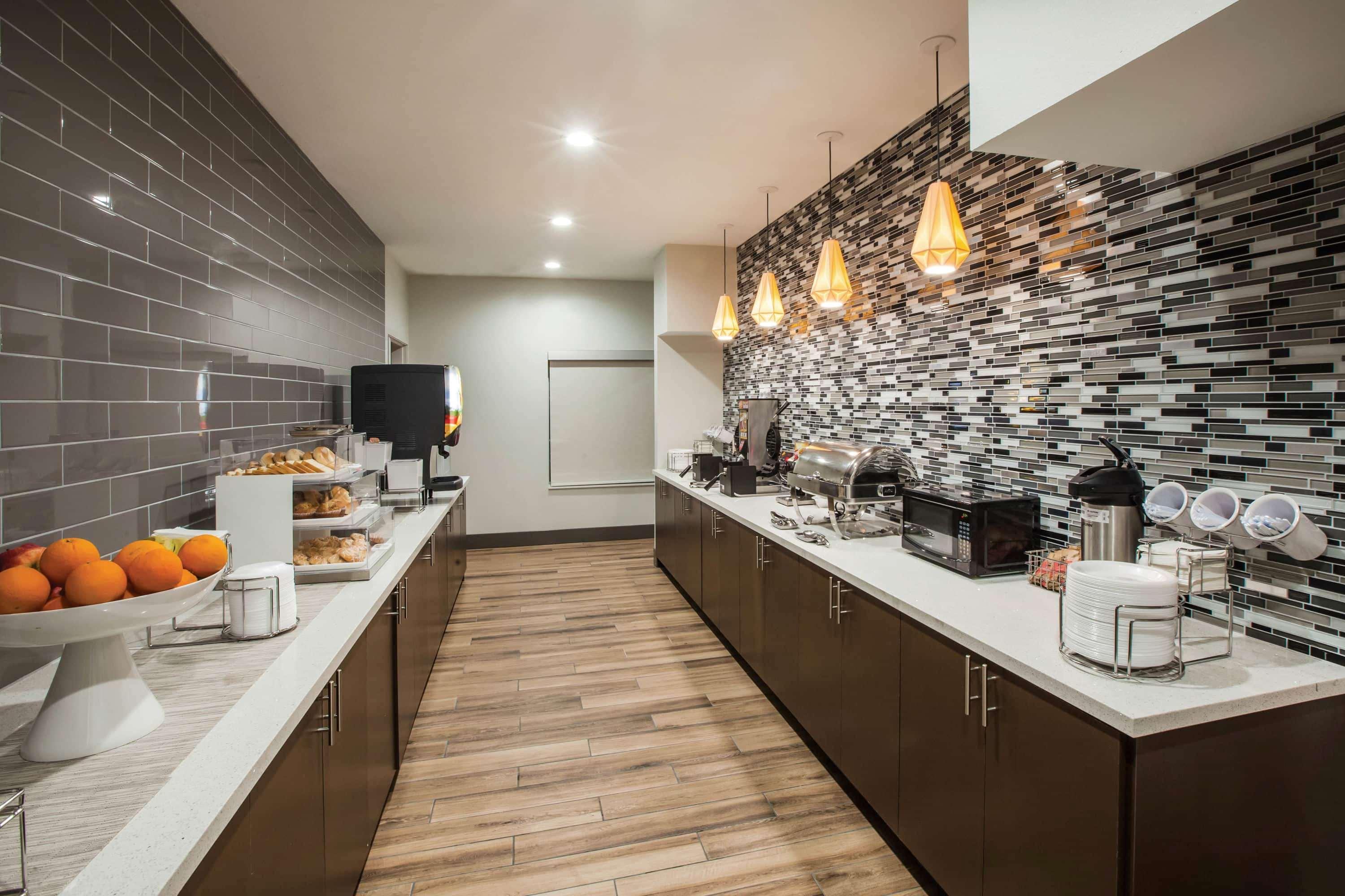 La Quinta Inn & Suites By Wyndham Owasso